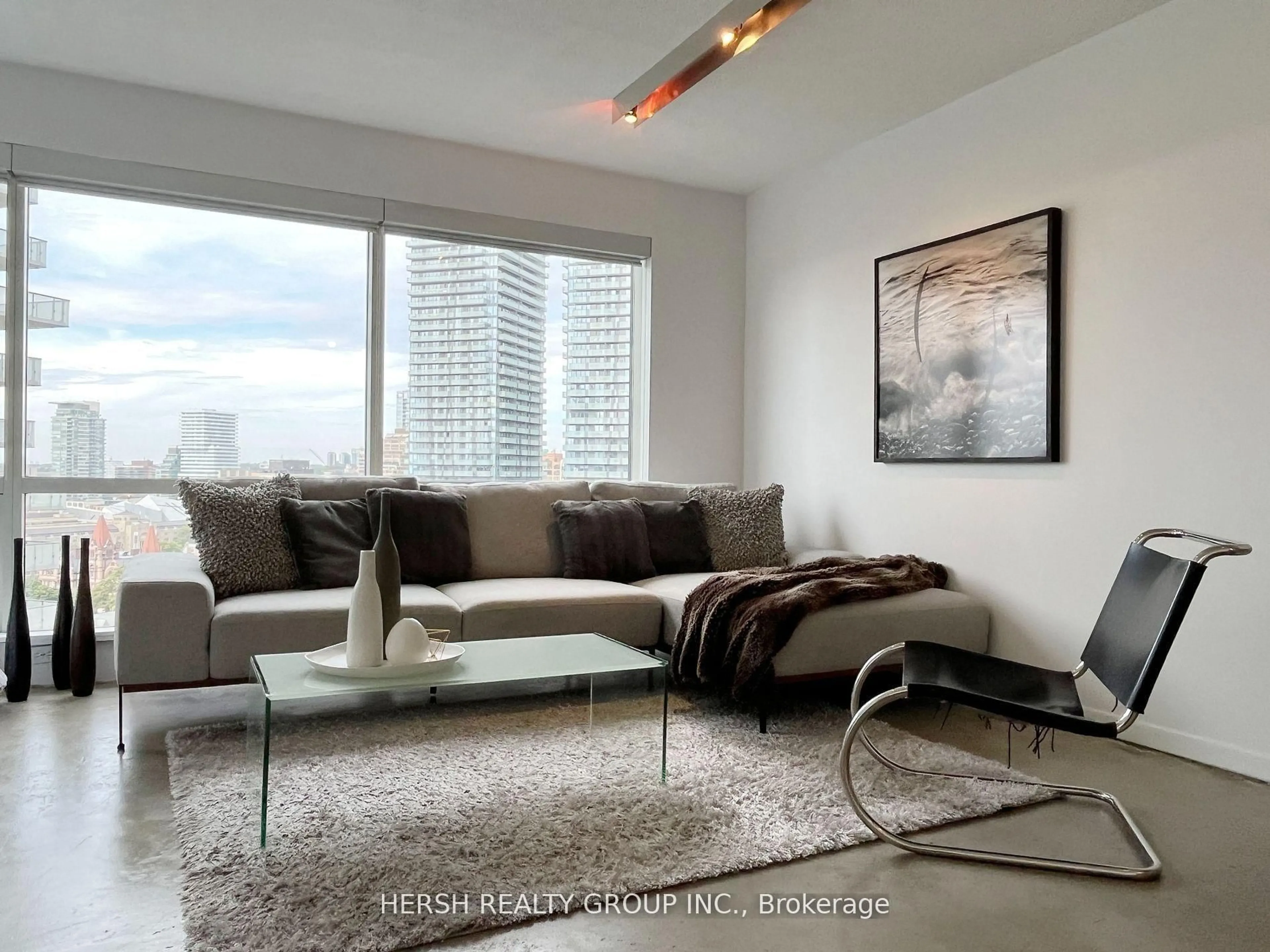 Living room with furniture, unknown for 1001 Bay St #2316, Toronto Ontario M5S 3A6