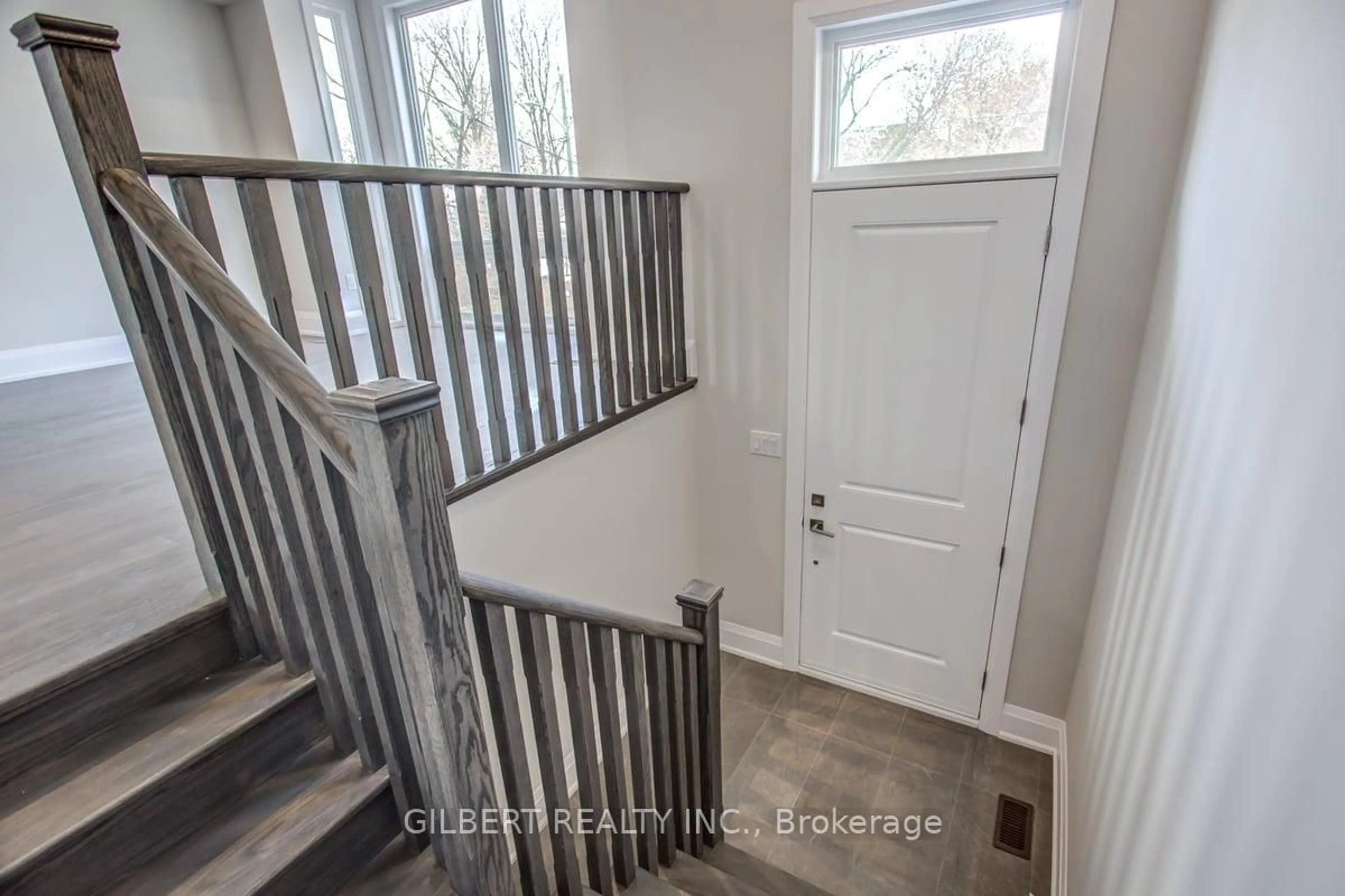 Stairs for 35B Marquette Ave, Toronto Ontario M6A 1X8
