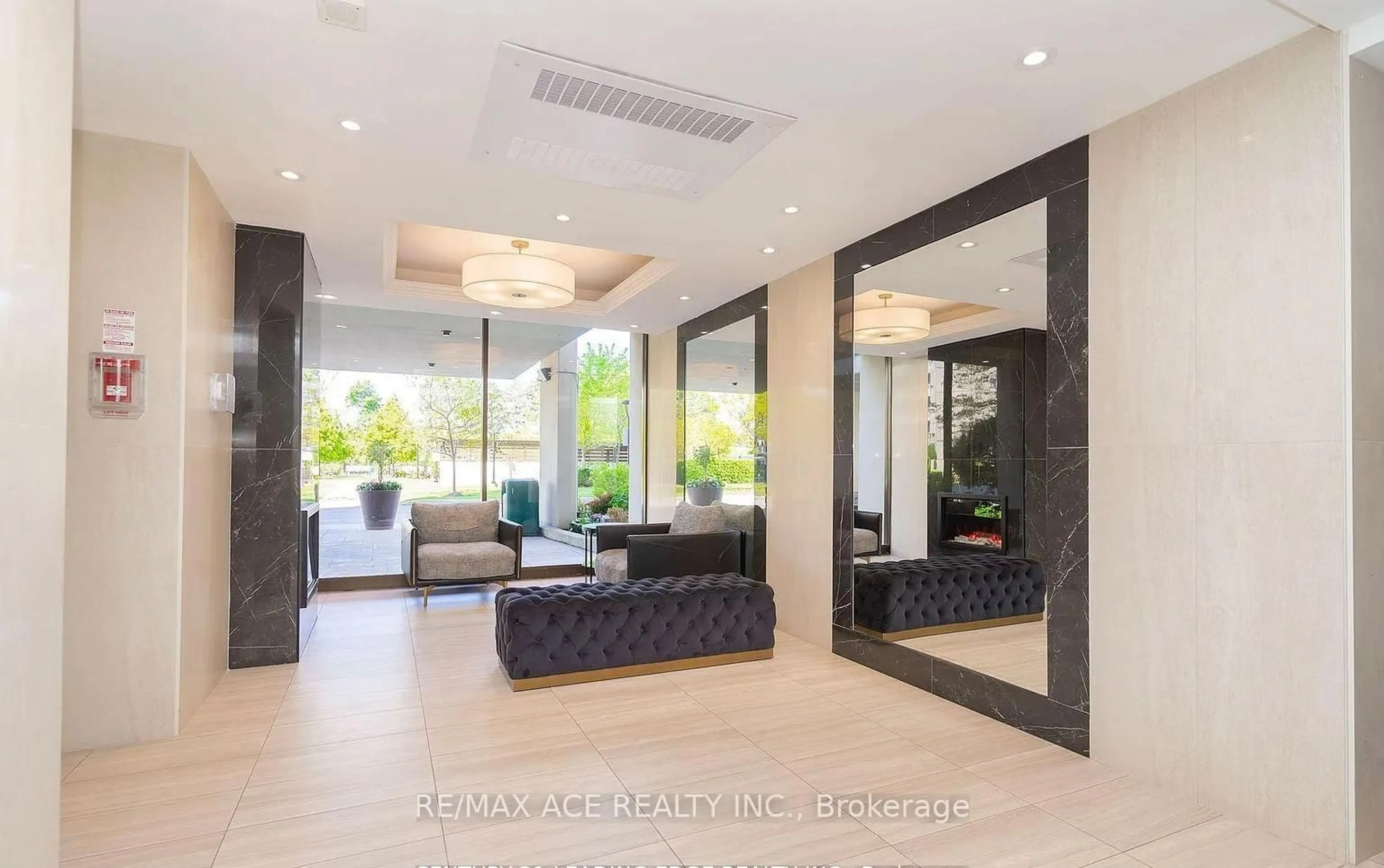 Indoor foyer for 725 Don Mills Rd #1504, Toronto Ontario M3C 1S8