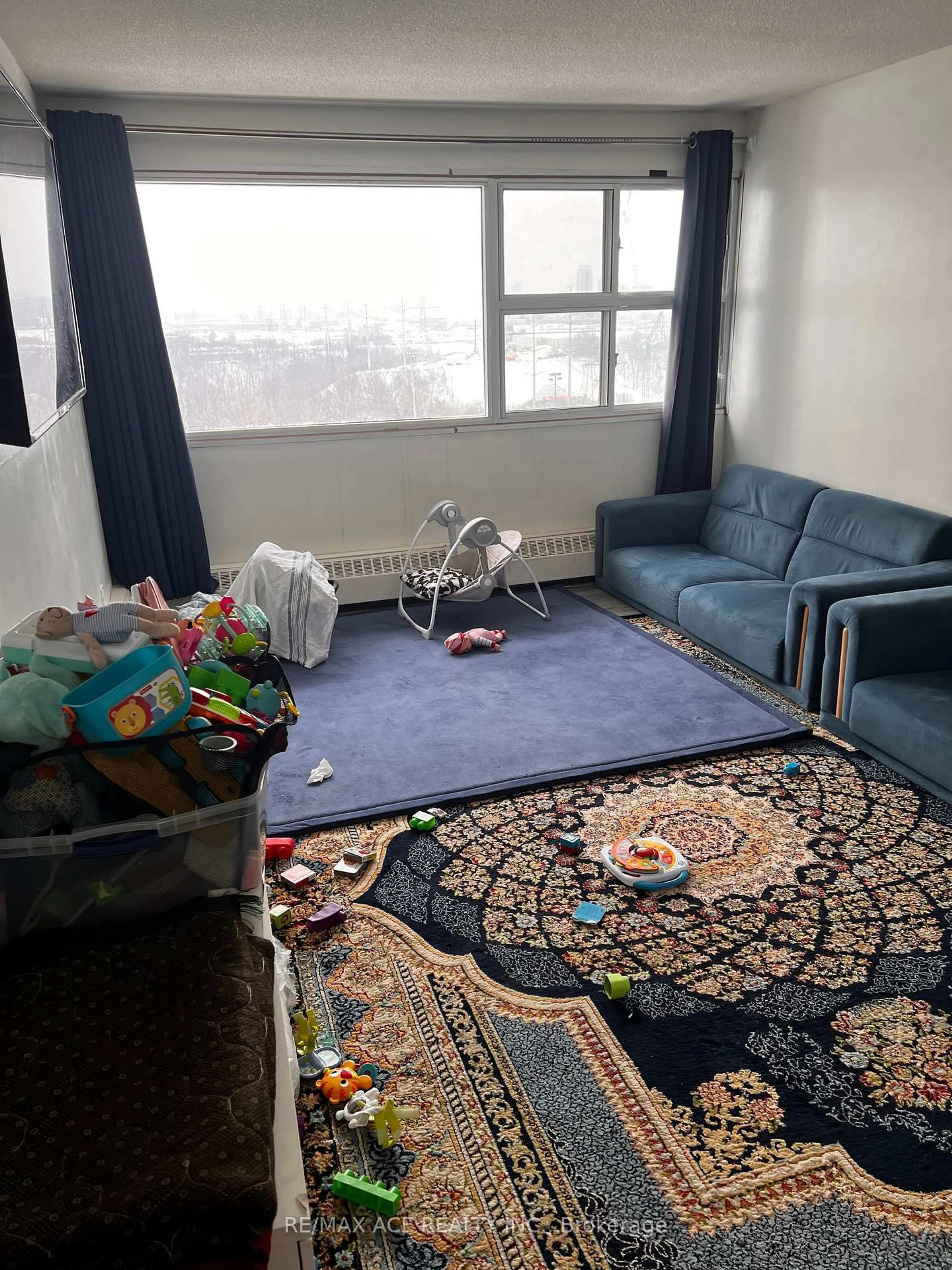 A pic of a room for 725 Don Mills Rd #1504, Toronto Ontario M3C 1S8