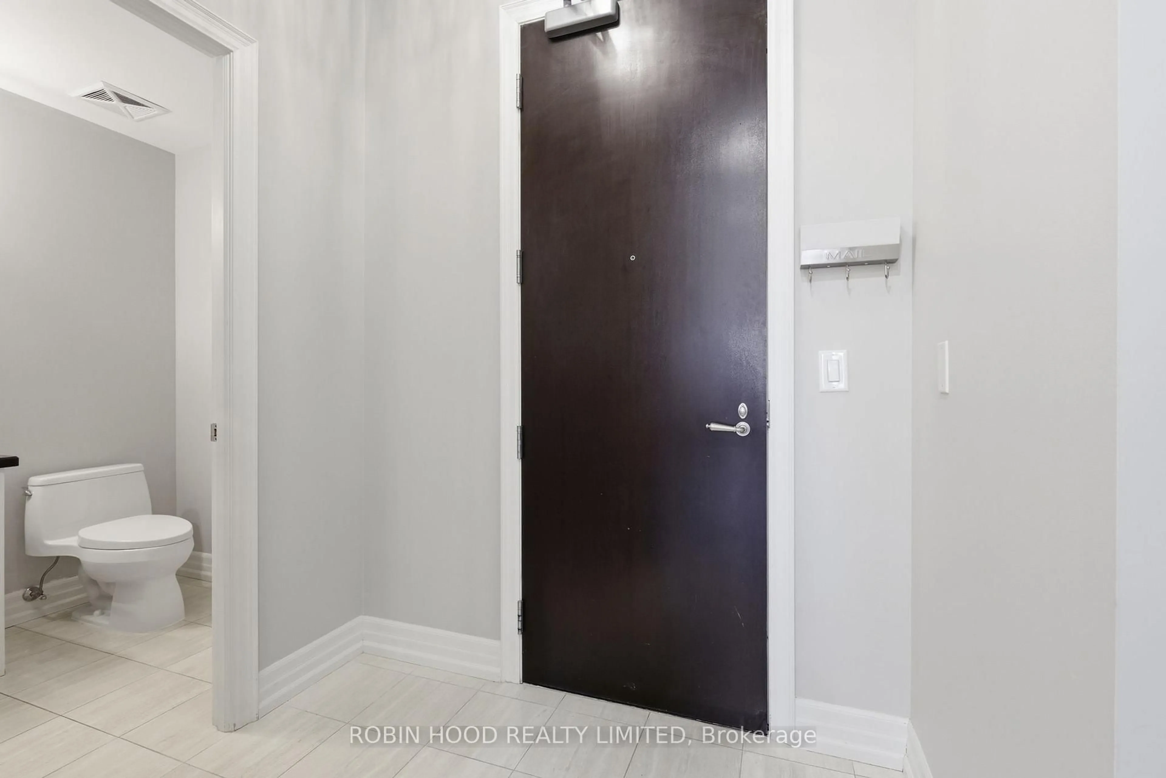Indoor entryway for 21 Burkebrook Pl #331, Toronto Ontario M4G 0A2