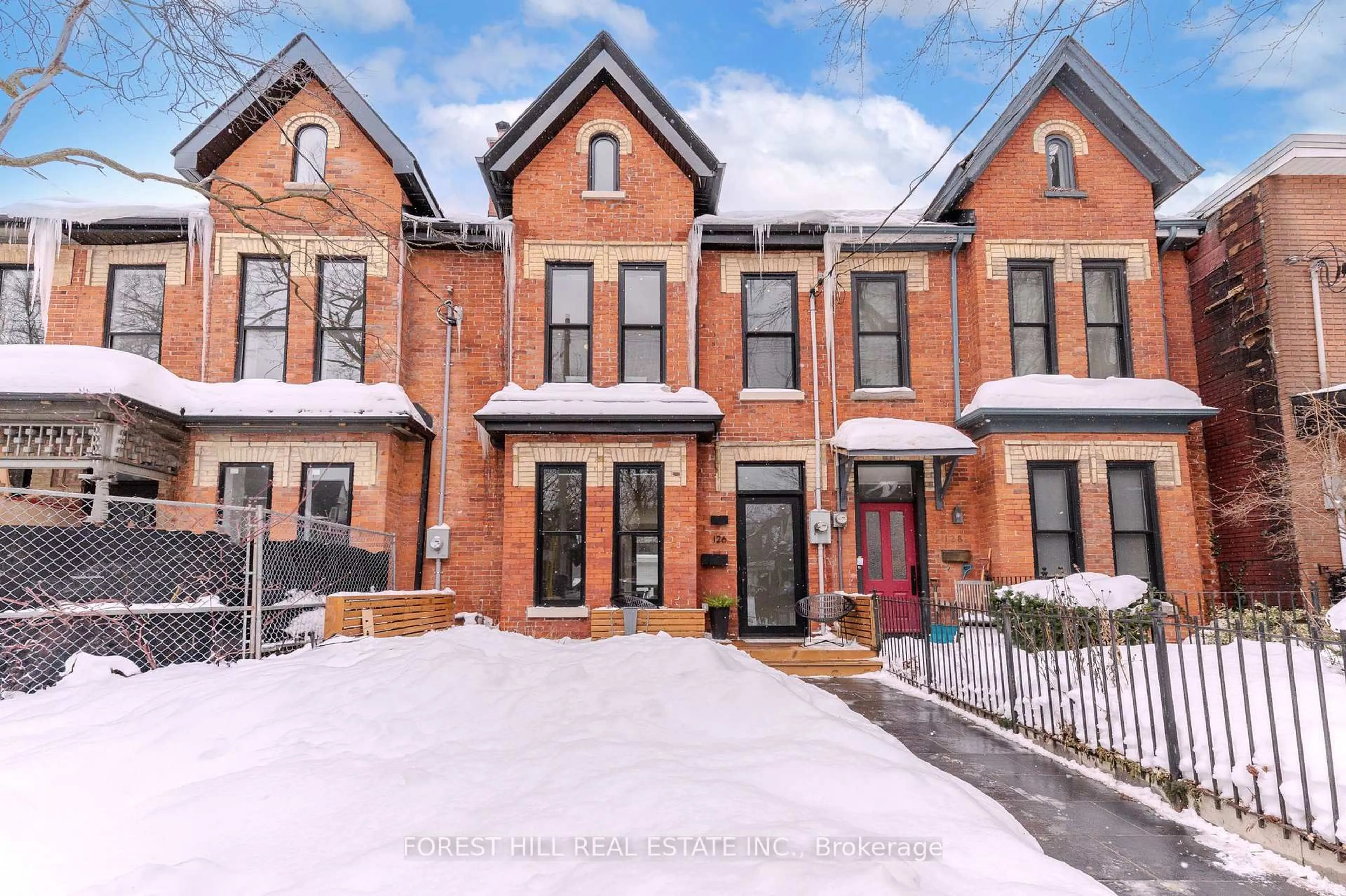 Home with brick exterior material, street for 126 Robert St, Toronto Ontario M5S 2K3