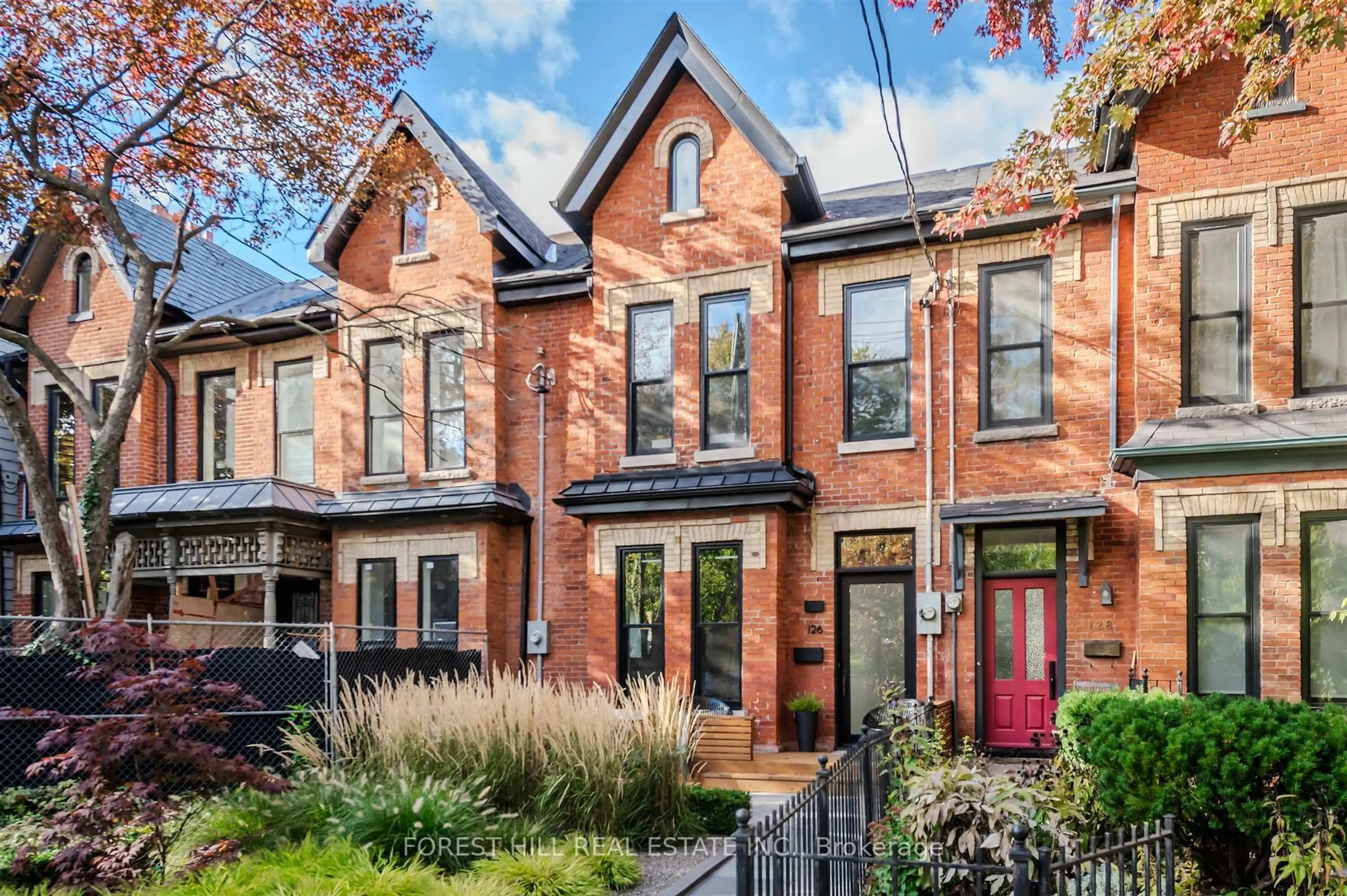 Home with brick exterior material, street for 126 Robert St, Toronto Ontario M5S 2K3