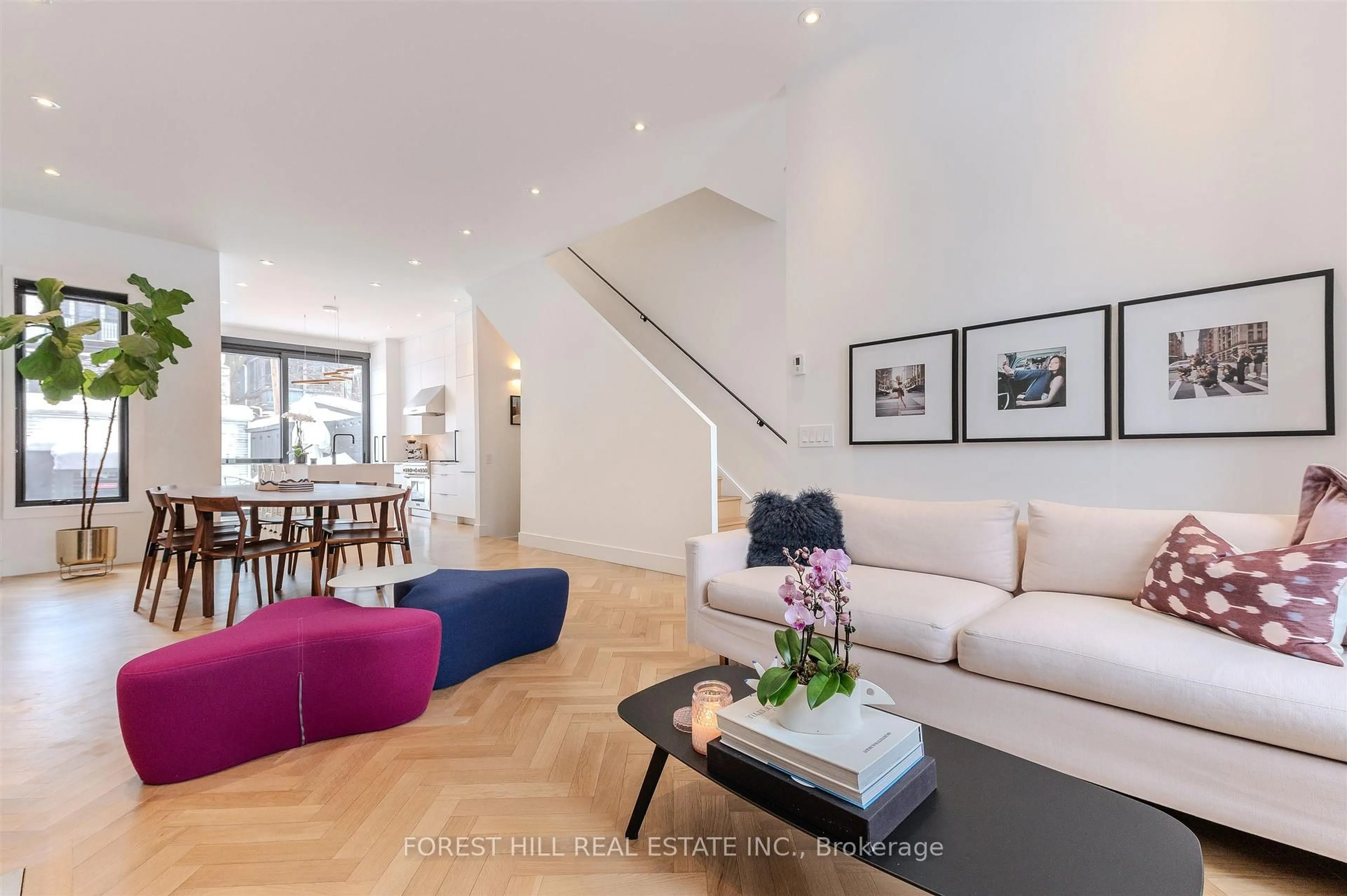 Living room with furniture, unknown for 126 Robert St, Toronto Ontario M5S 2K3