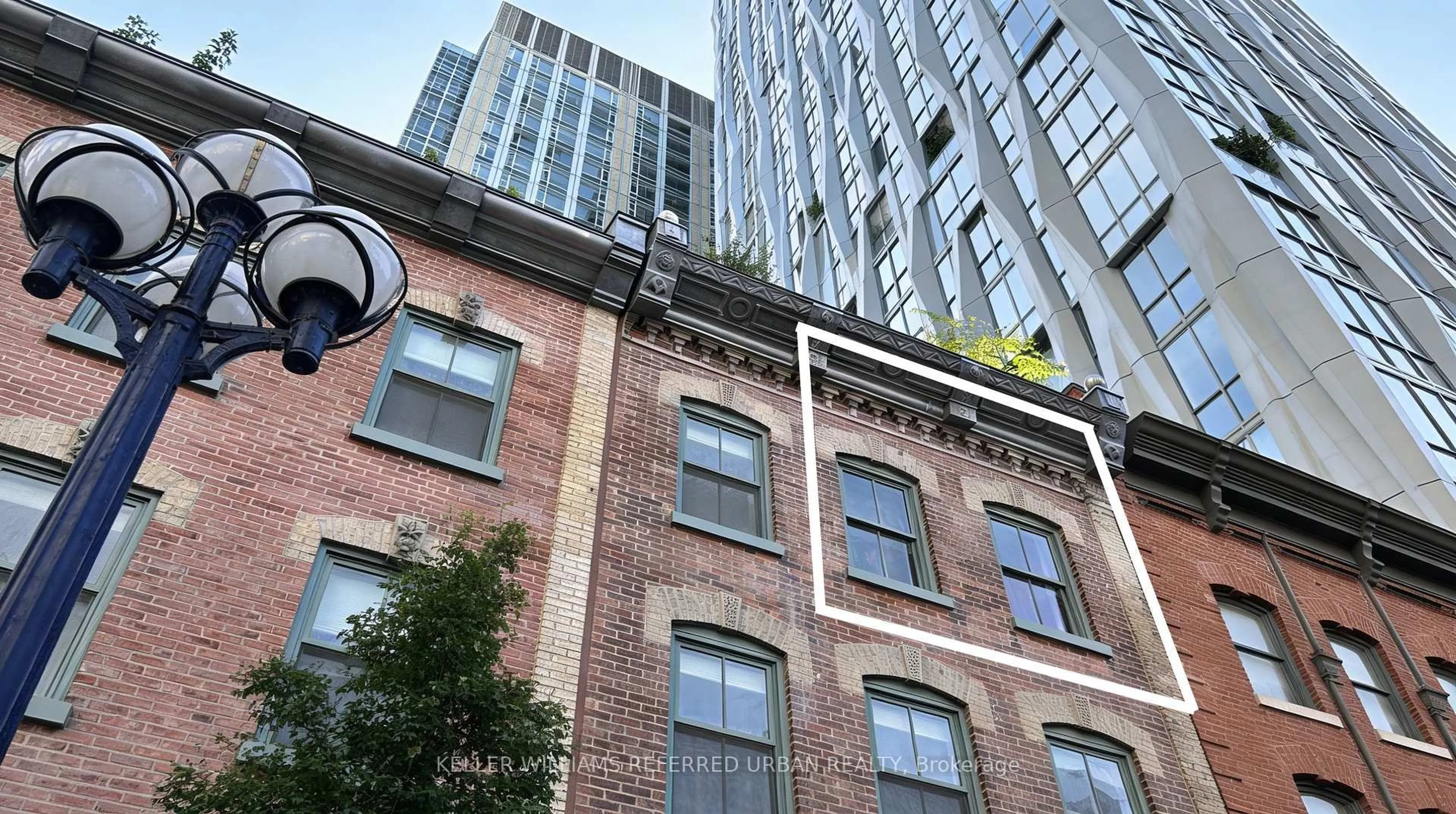 Unknown for 8 Cumberland St #301, Toronto Ontario M4W 0B6