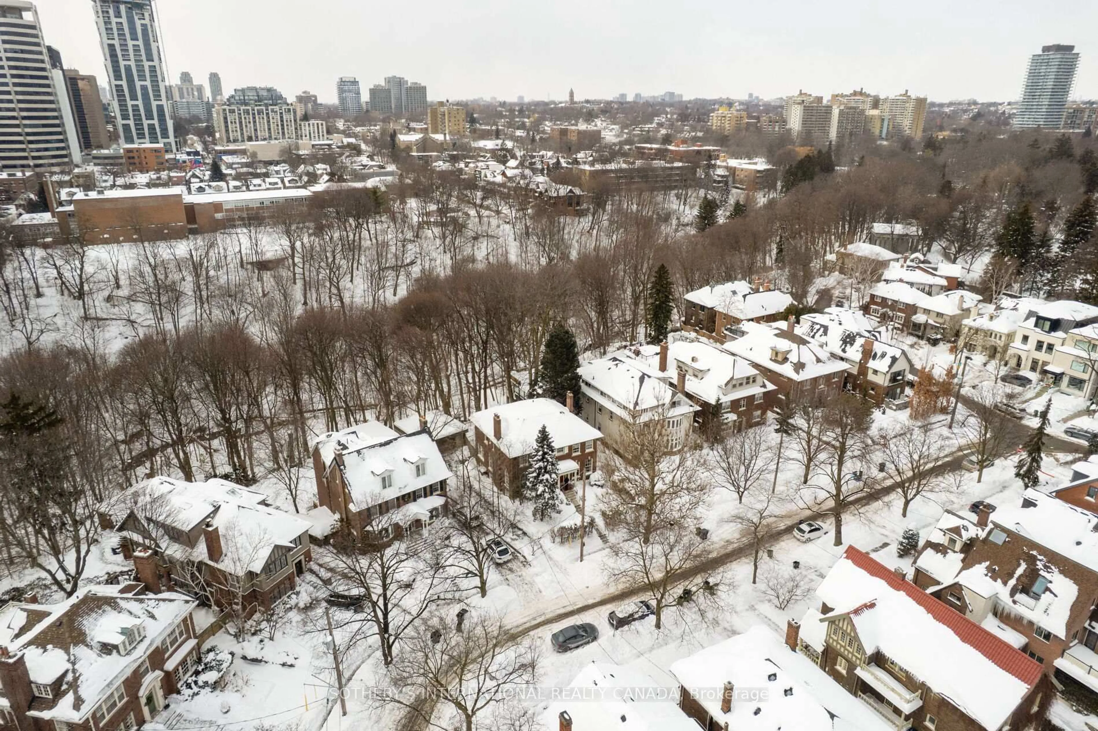 A pic from outside/outdoor area/front of a property/back of a property/a pic from drone, city buildings view from balcony for 16 Rose Park Cres, Toronto Ontario M4T 1P9