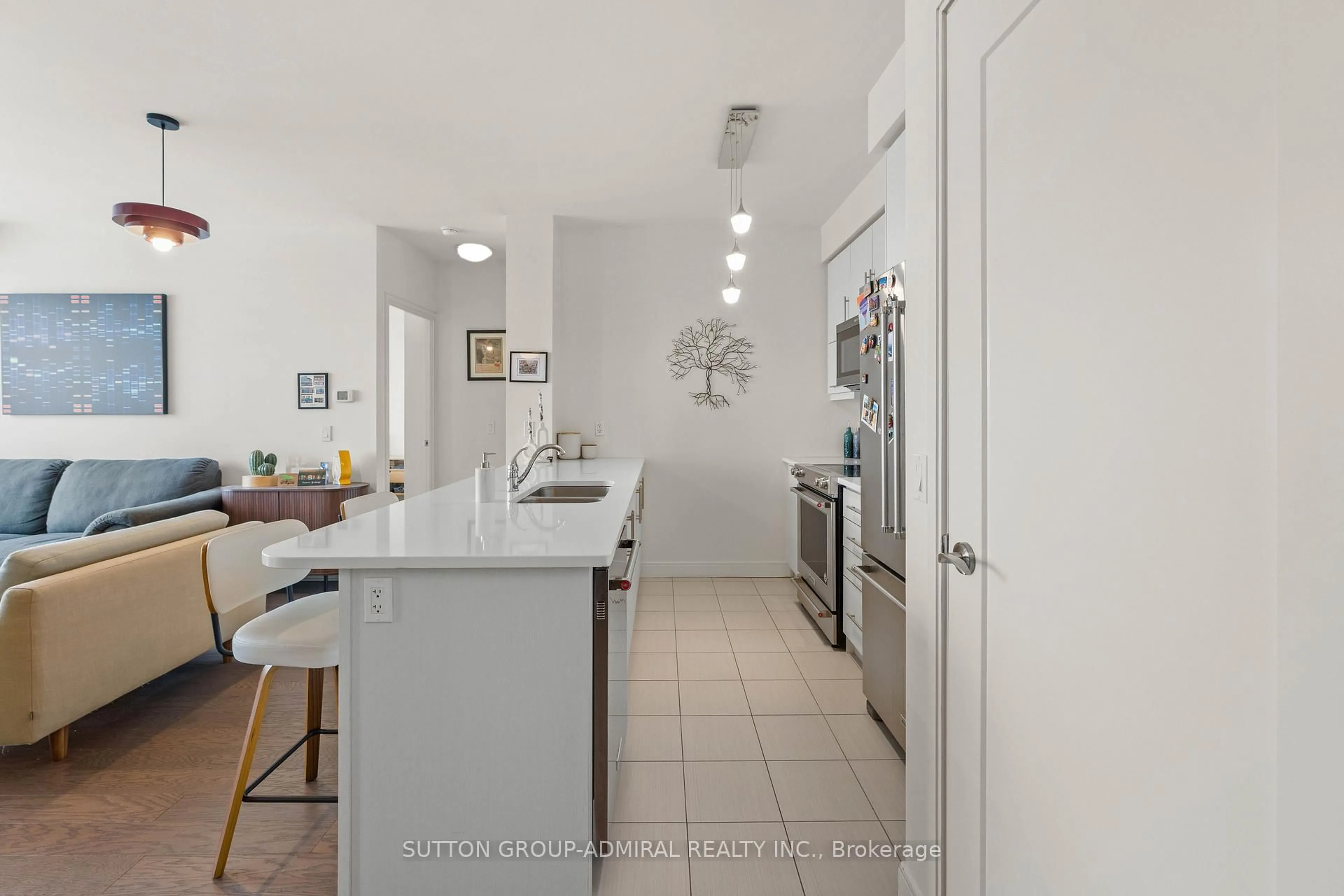 Unknown for 825 Church St #2106, Toronto Ontario M4W 3Z4