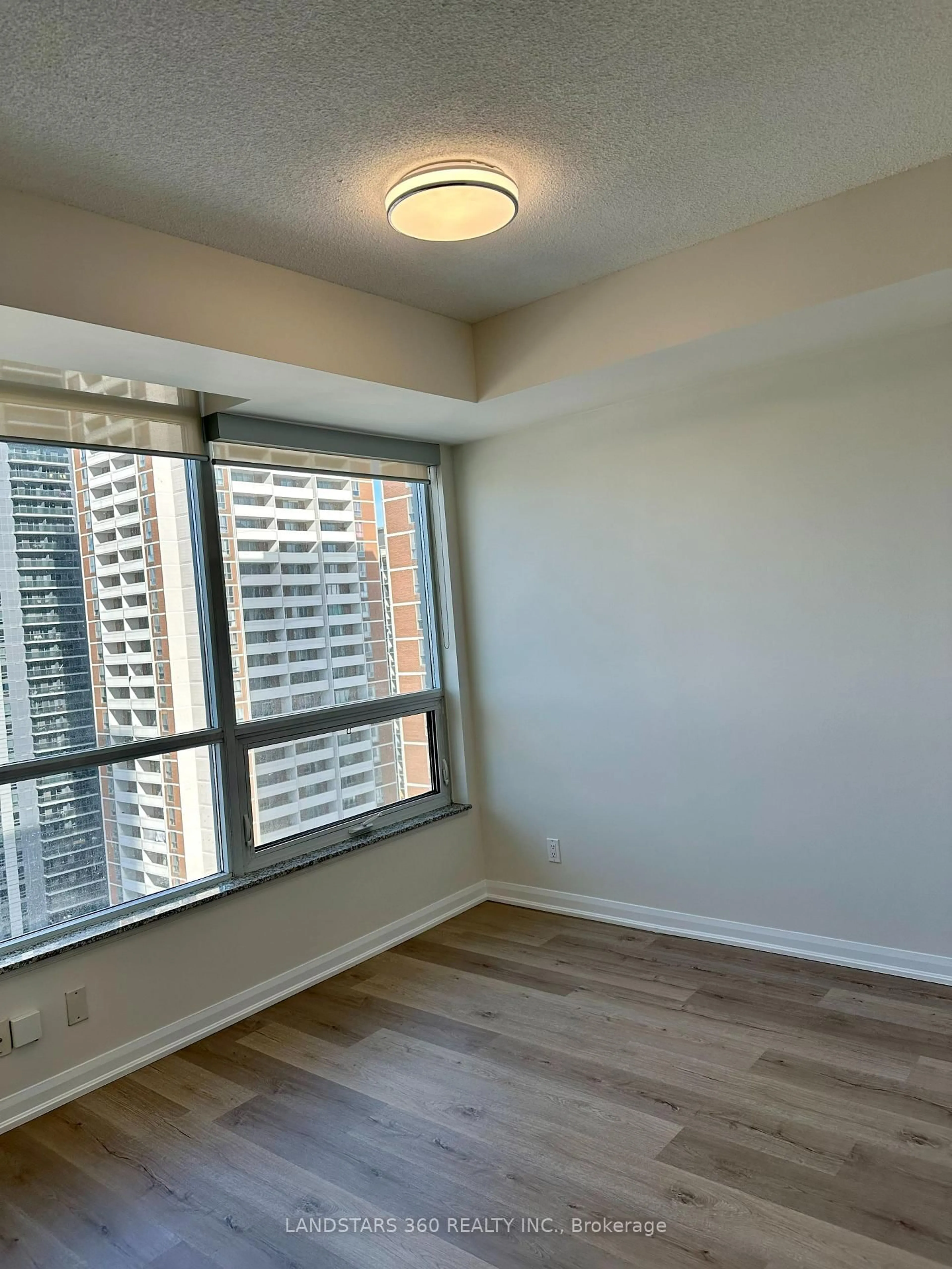 A pic of a room for 500 Sherbourne St #1702, Toronto Ontario M4X 1L1