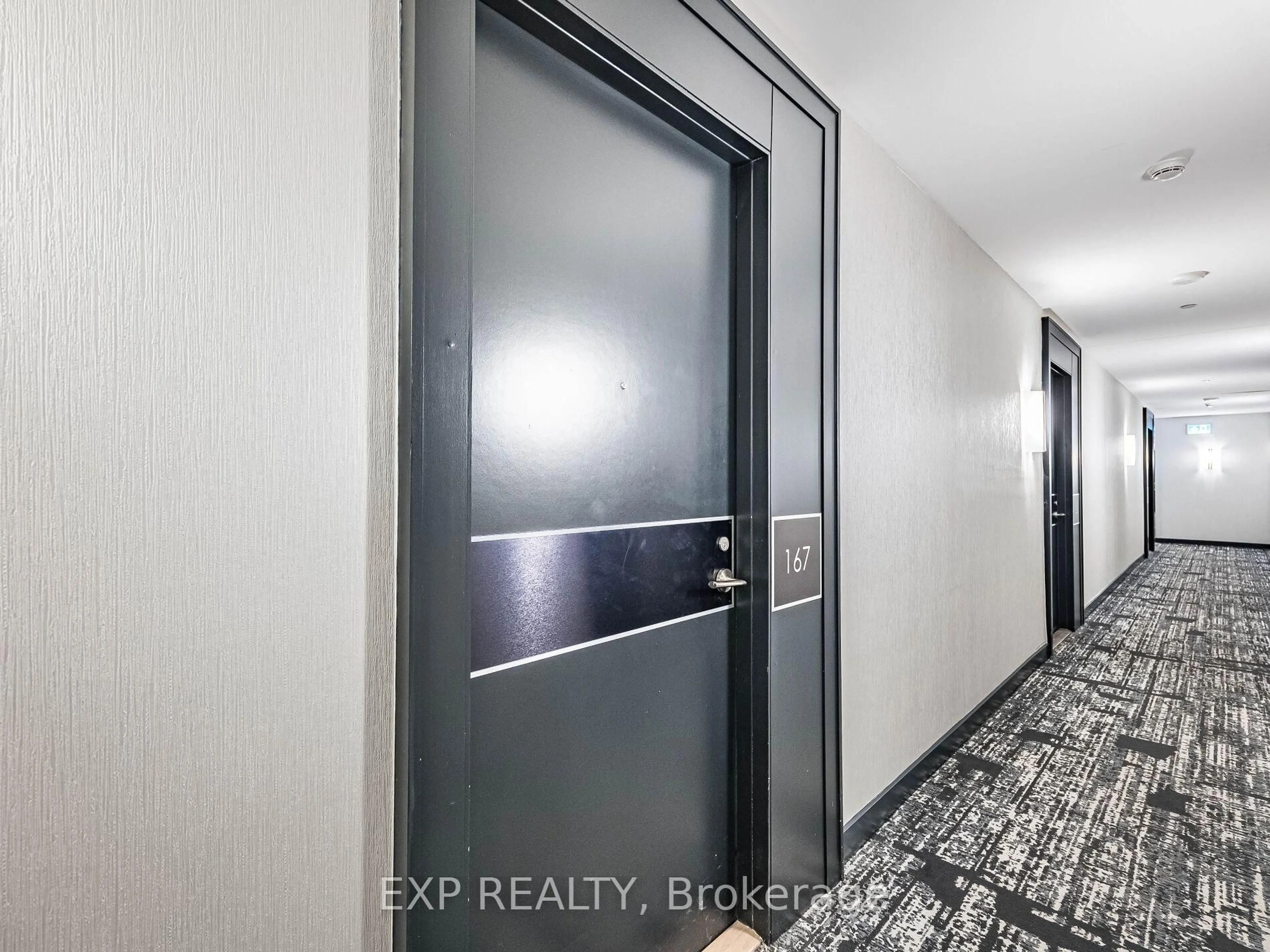 Indoor entryway for 209 Fort York Blvd #167, Toronto Ontario M5V 4A1