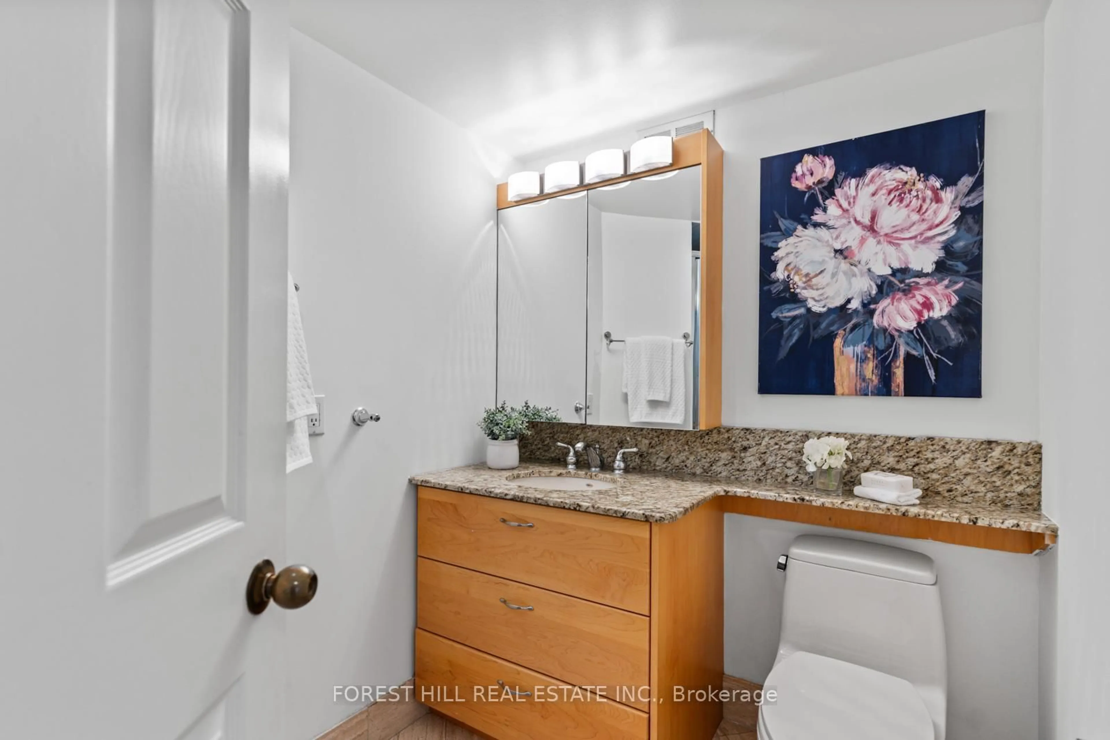 Standard bathroom, ceramic/tile floor for 3900 Yonge St #417, Toronto Ontario M4N 3N6