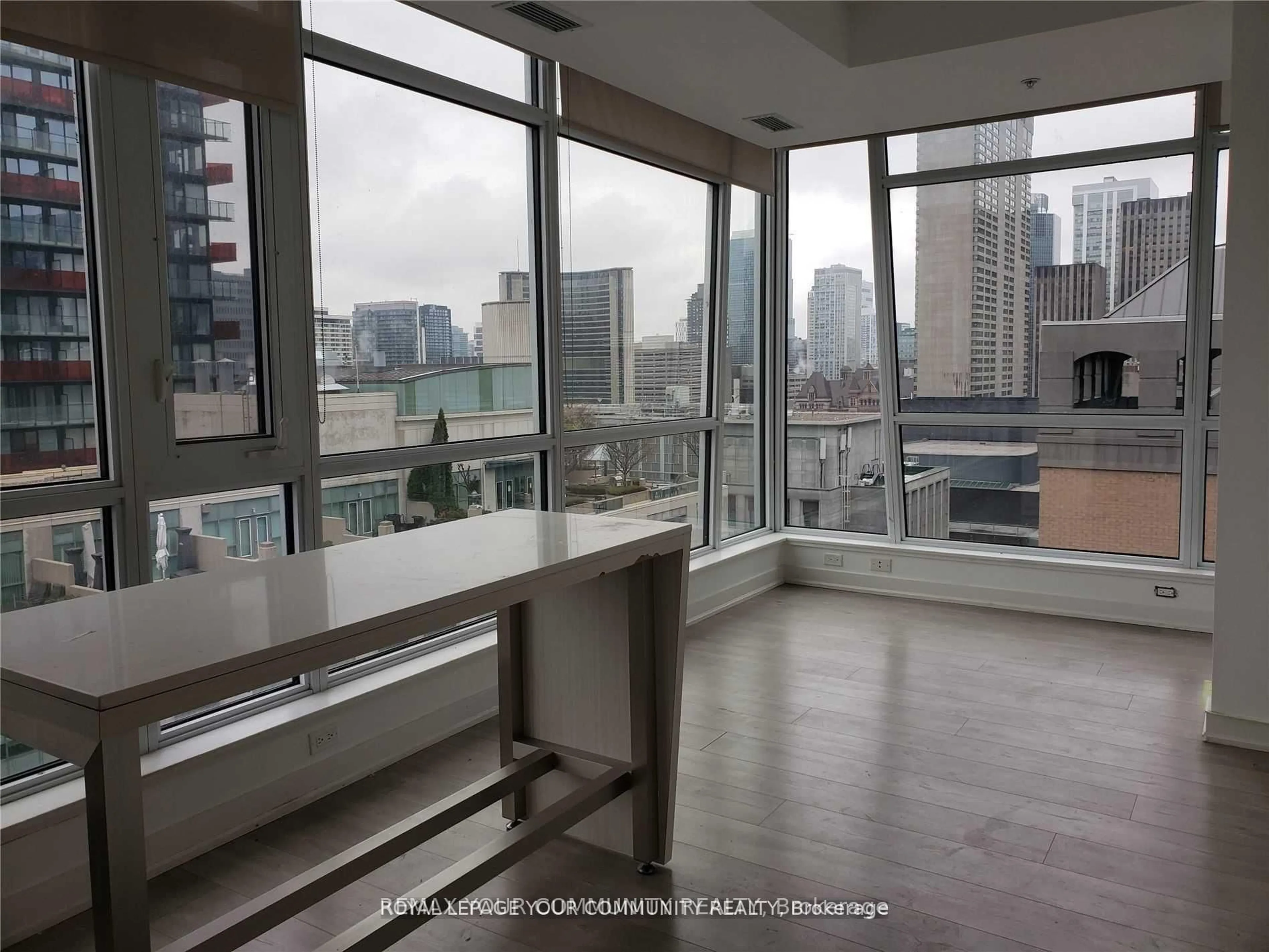 A pic of a room for 199 RICHMOND St #1602, Toronto Ontario M5V 0H4