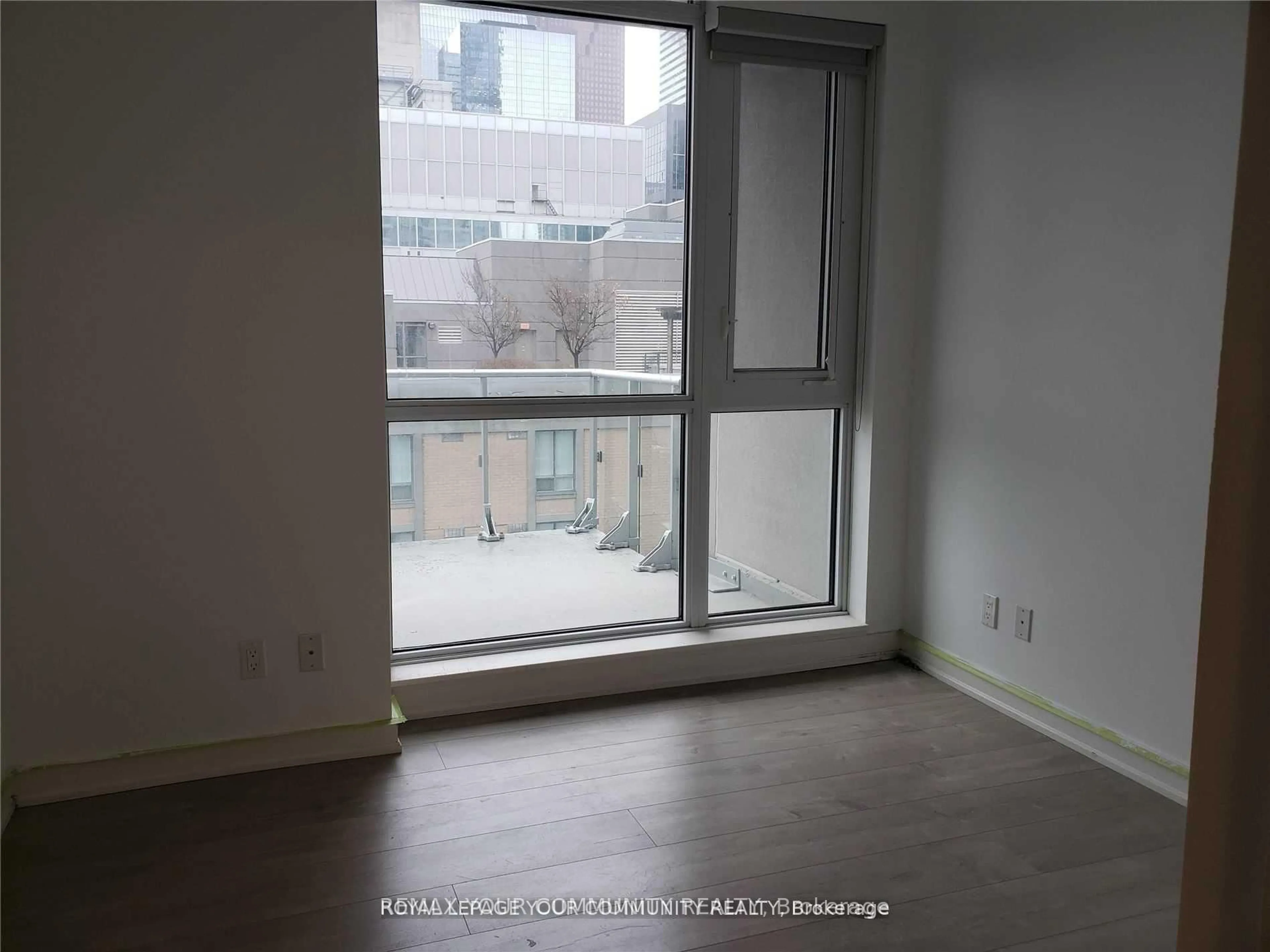 A pic of a room for 199 RICHMOND St #1602, Toronto Ontario M5V 0H4