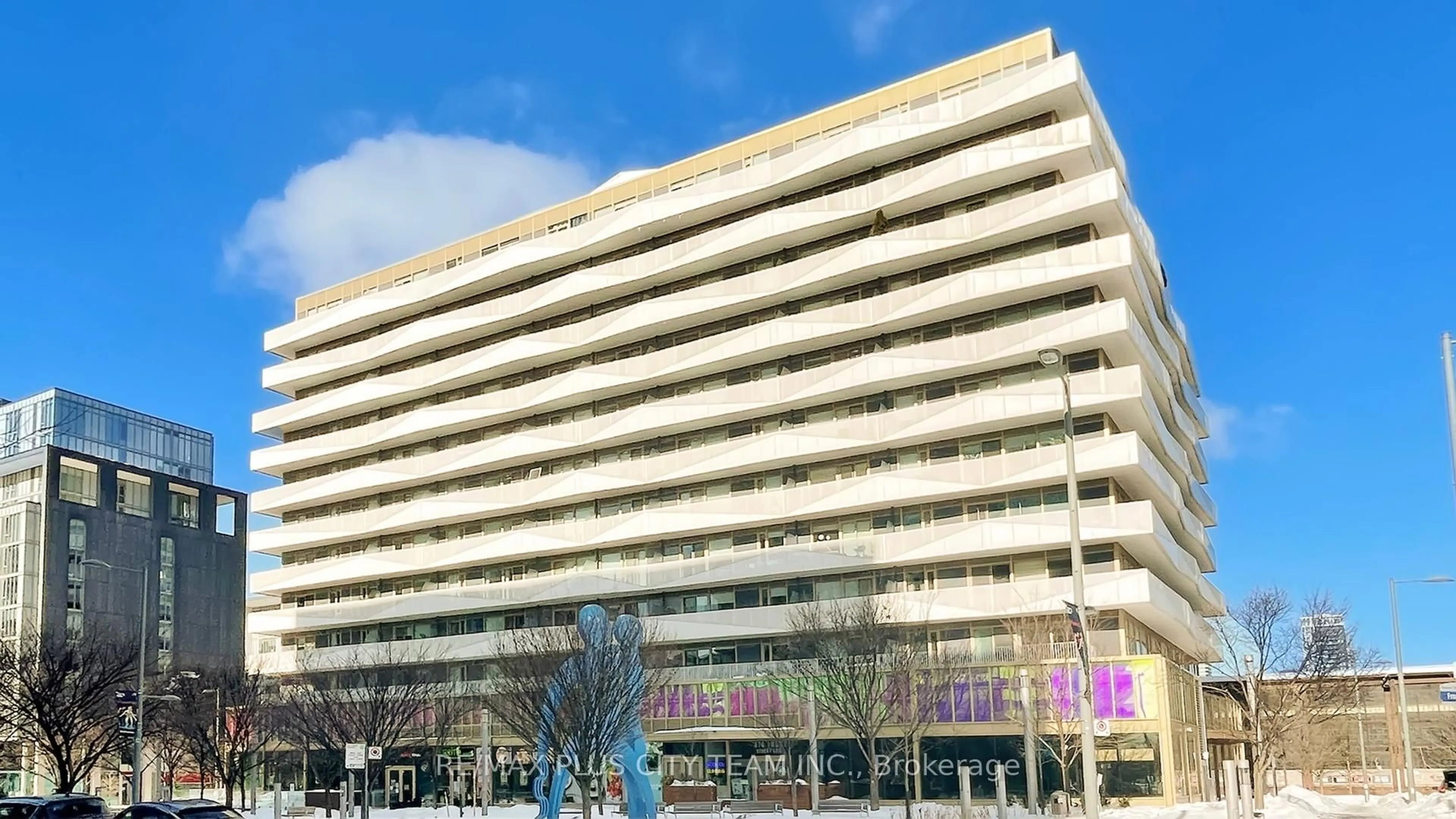 Blurry image for 60 Tannery Rd #405, Toronto Ontario M5A 0S8