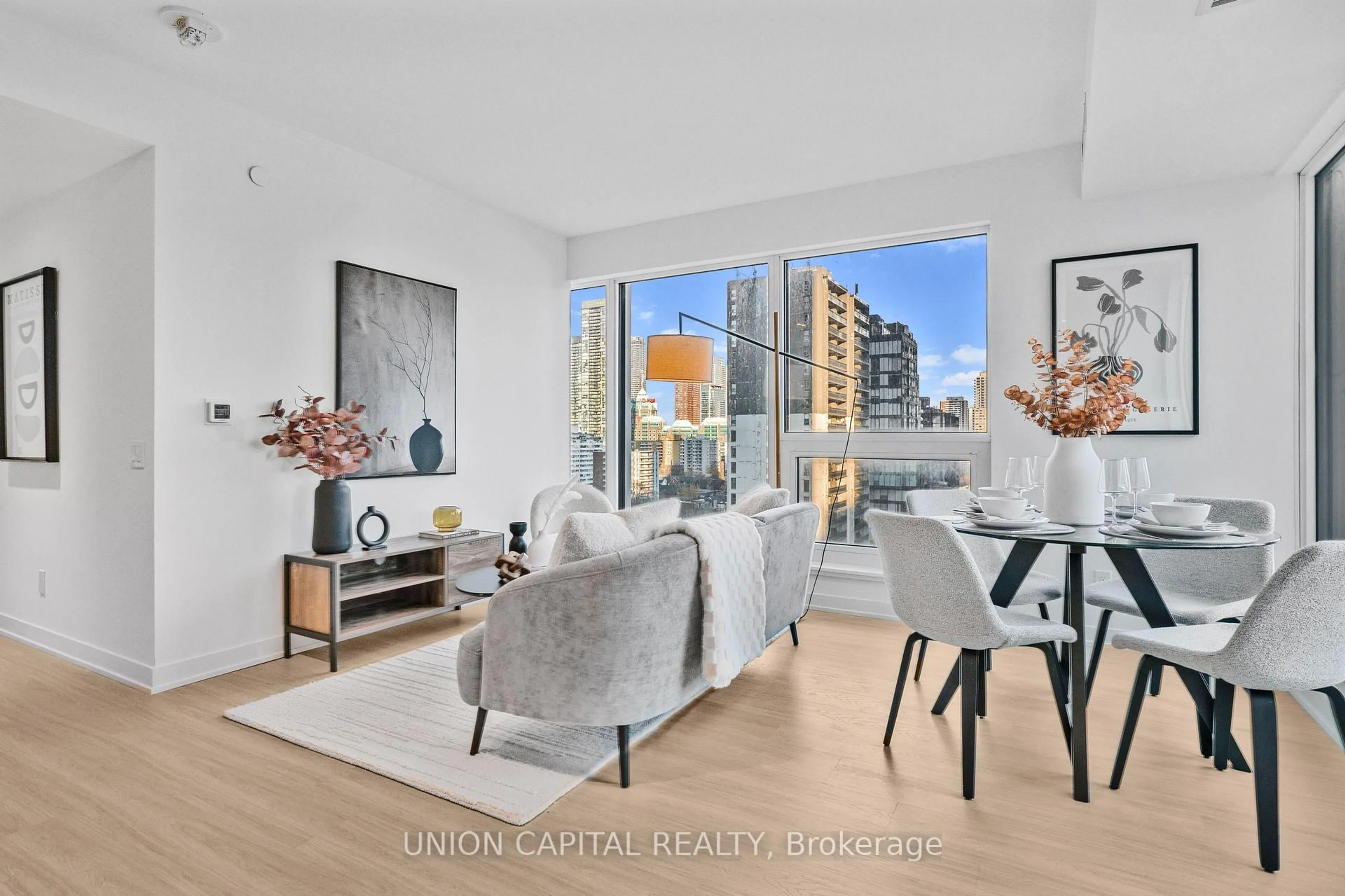 Living room with furniture, unknown for 8 Wellesley St #1509, Toronto Ontario M4Y 0J5