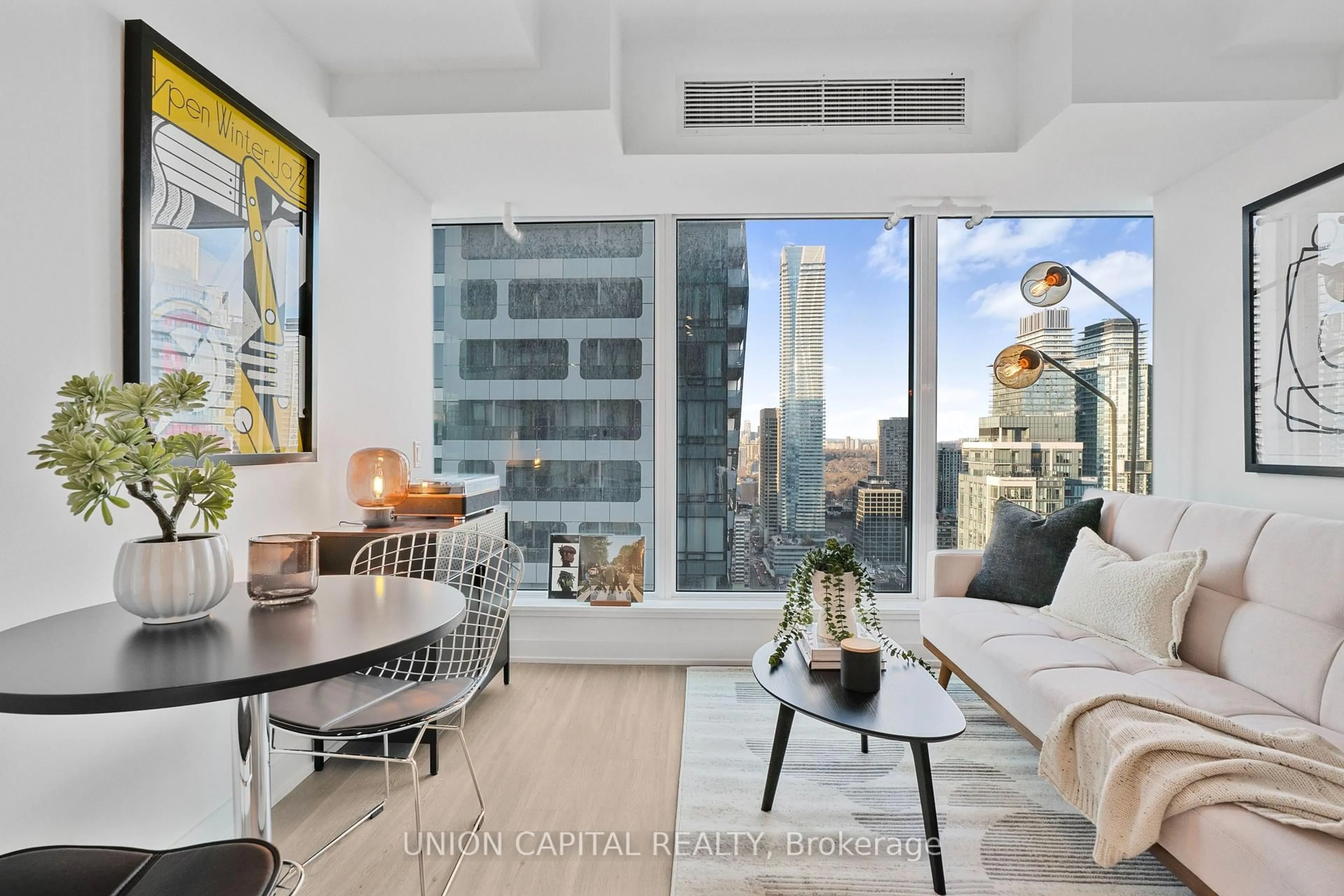 Living room with furniture, unknown for 8 Wellesley St #4308, Toronto Ontario M4Y 0J5