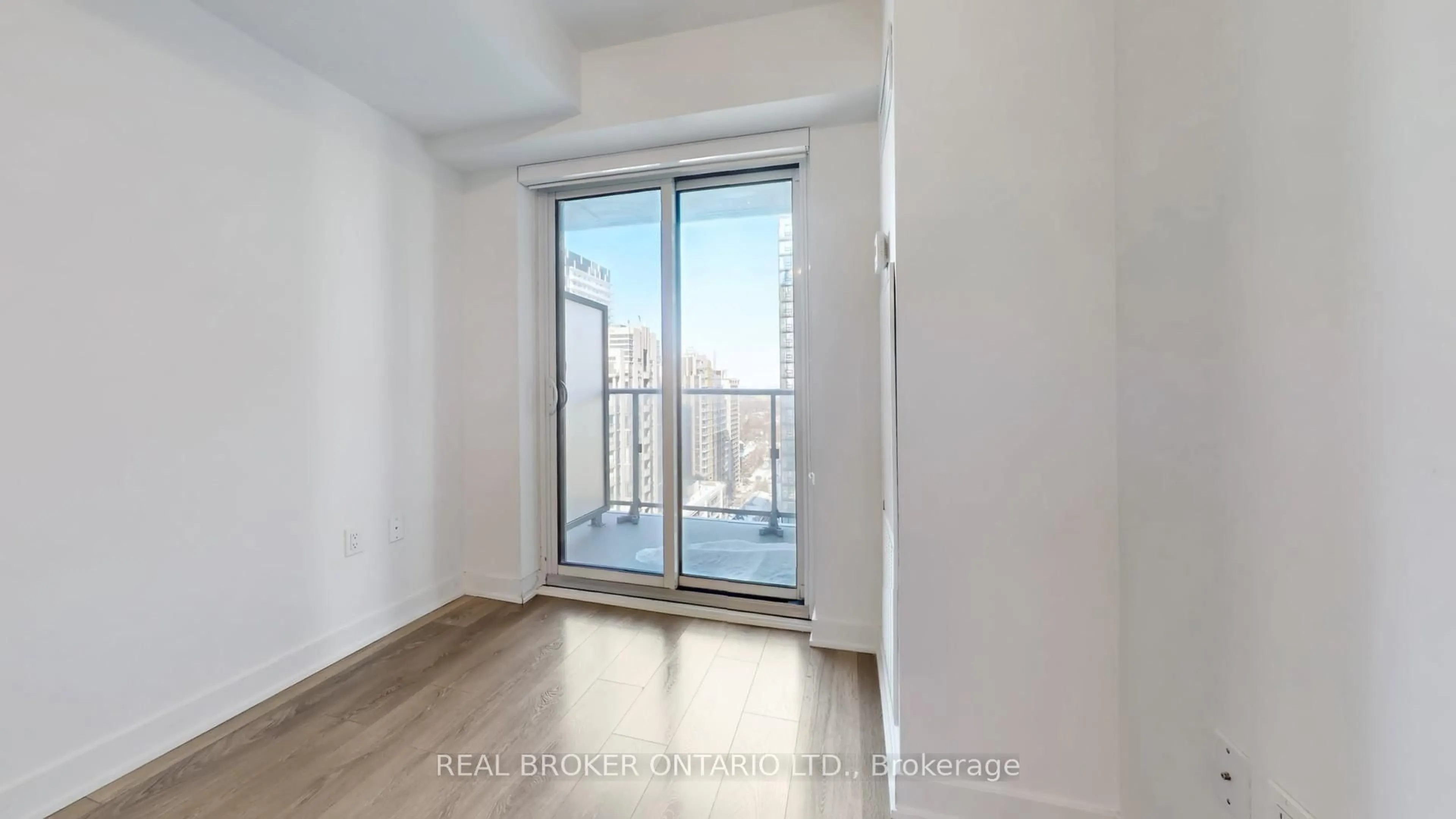 Unknown for 195 Redpath Ave #2013, Toronto Ontario M4P 0E4