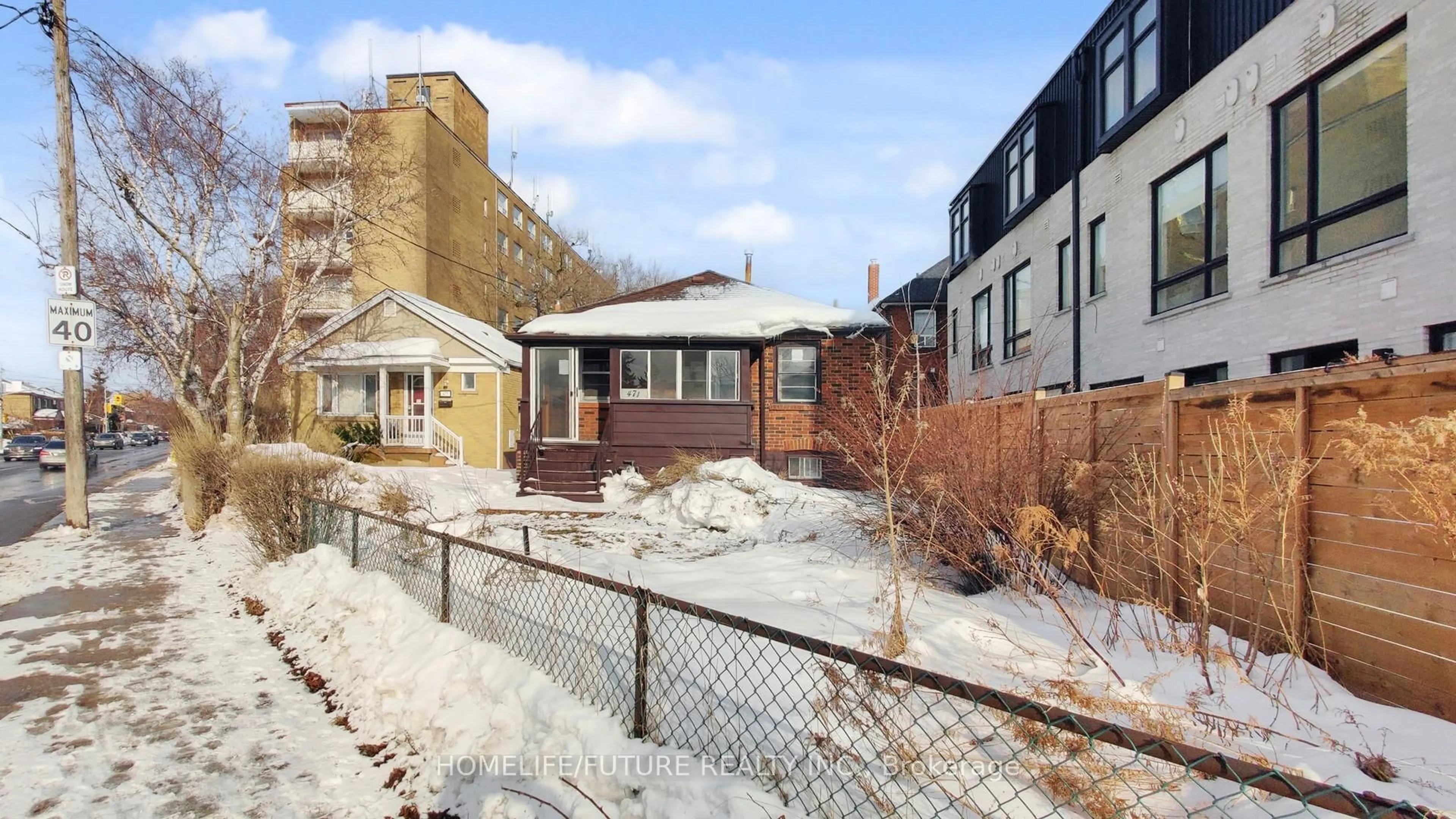 A pic from outside/outdoor area/front of a property/back of a property/a pic from drone, street for 471 Vaughan Rd, Toronto Ontario M6C 2P5