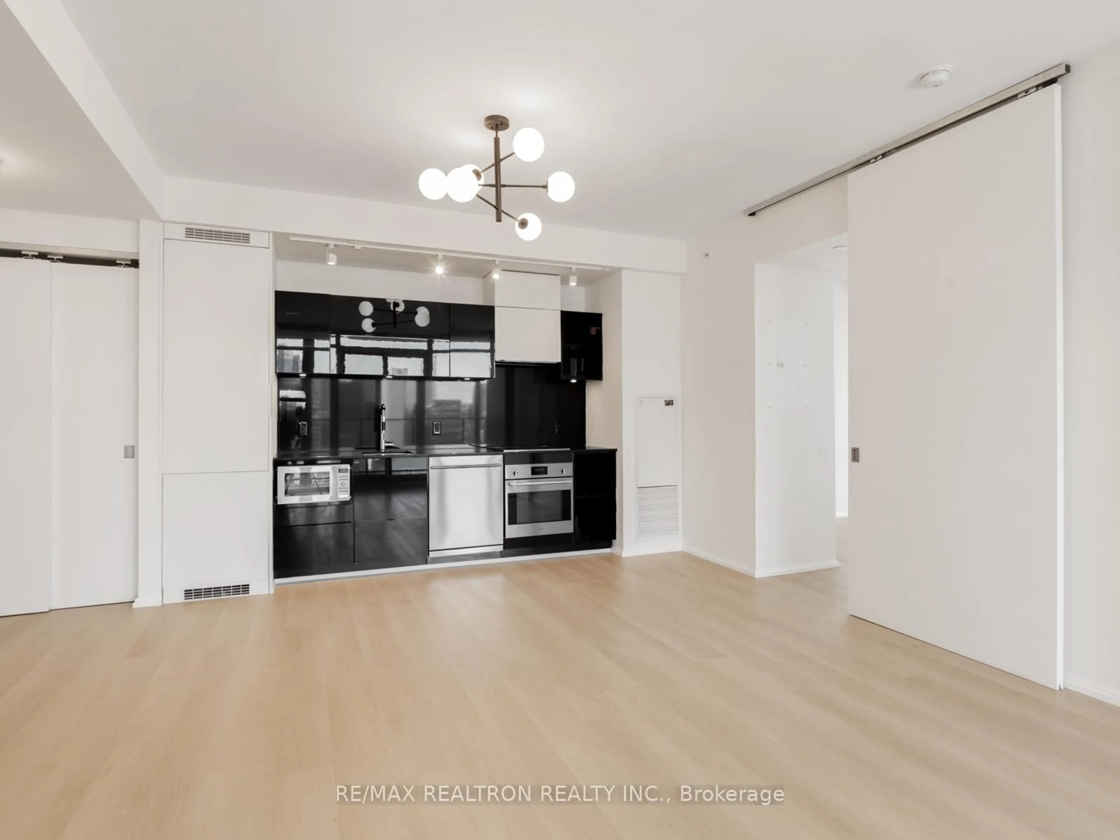 Open concept kitchen, unknown for 125 Peter St #2308, Toronto Ontario M5V 0M2