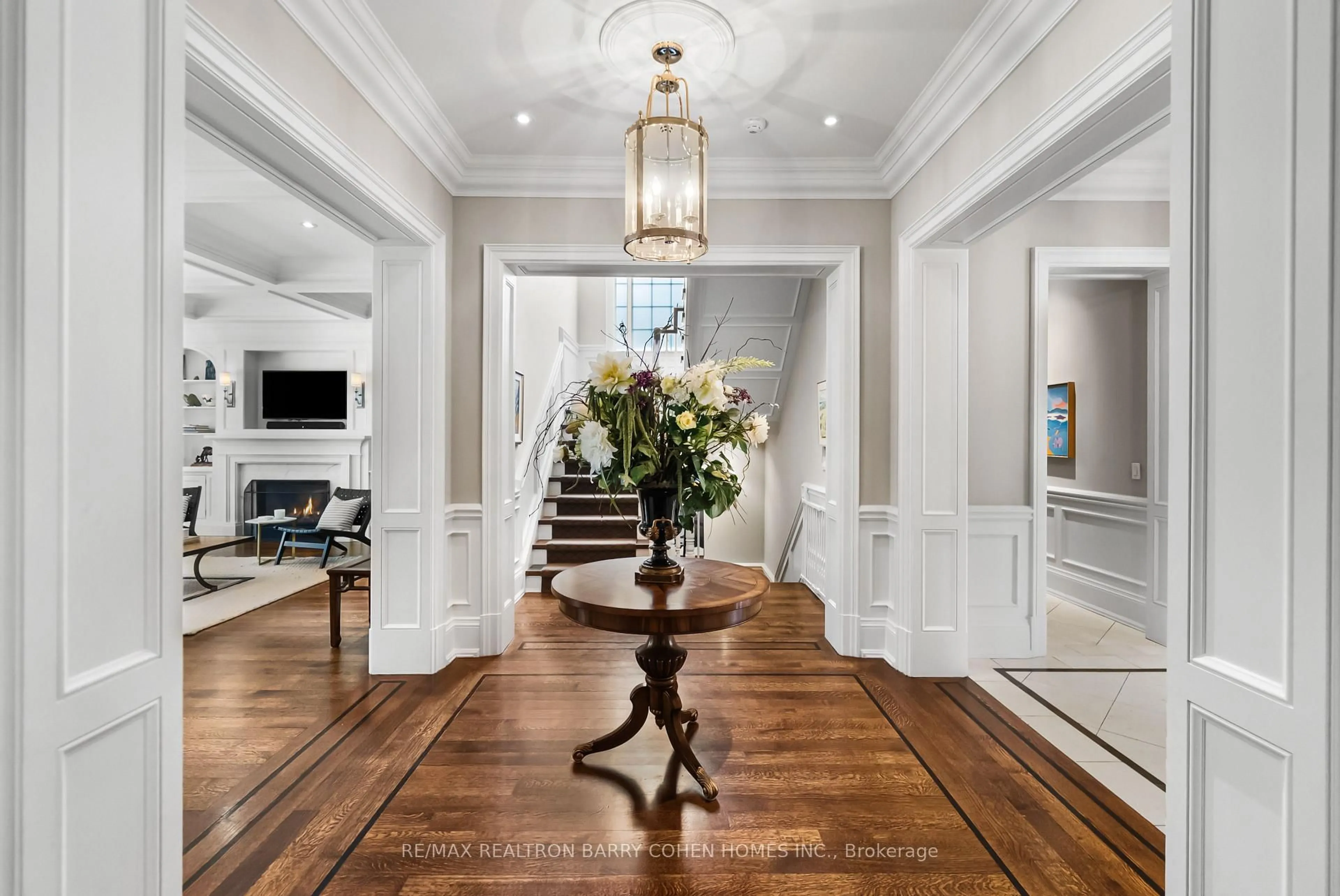 Indoor entryway for 268 St Leonards Ave, Toronto Ontario M4N 1L2