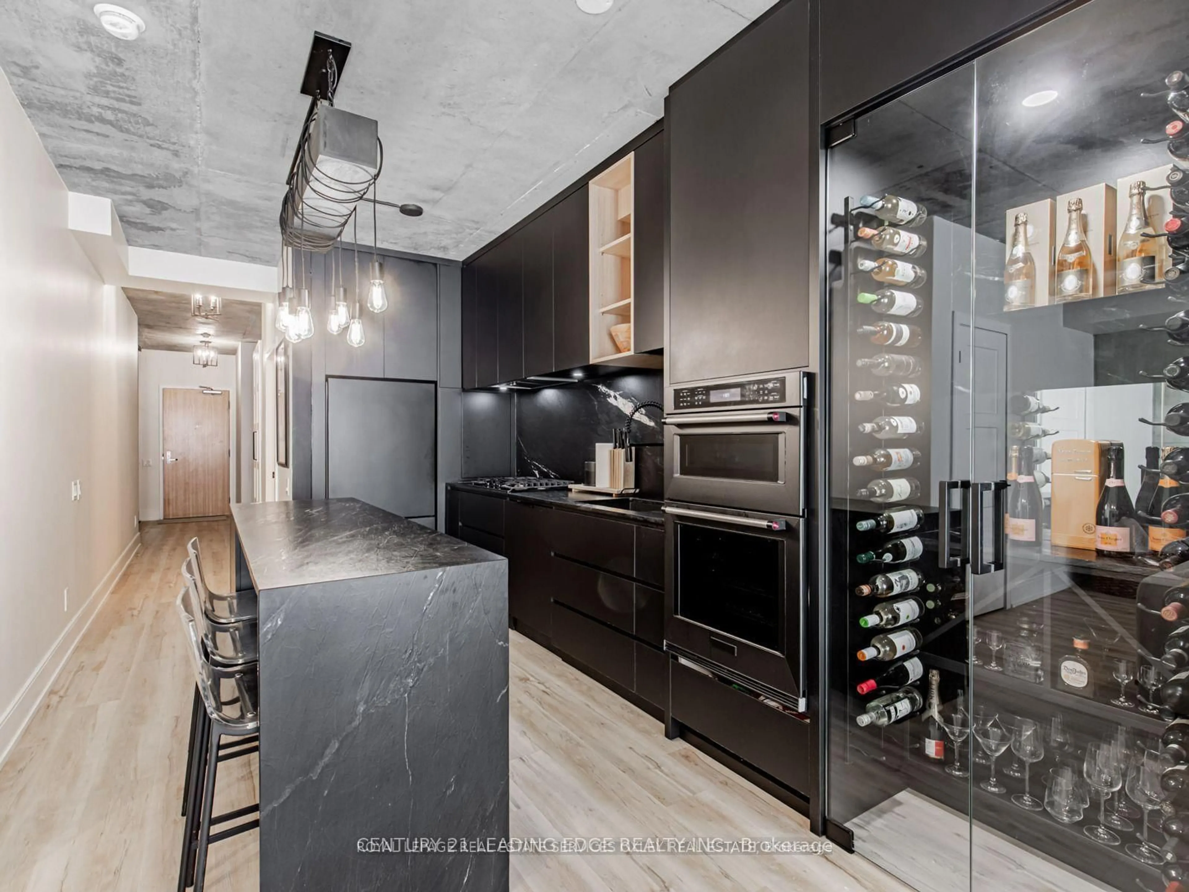 Contemporary kitchen, ceramic/tile floor for 138 Princess St #515, Toronto Ontario M5A 0B1