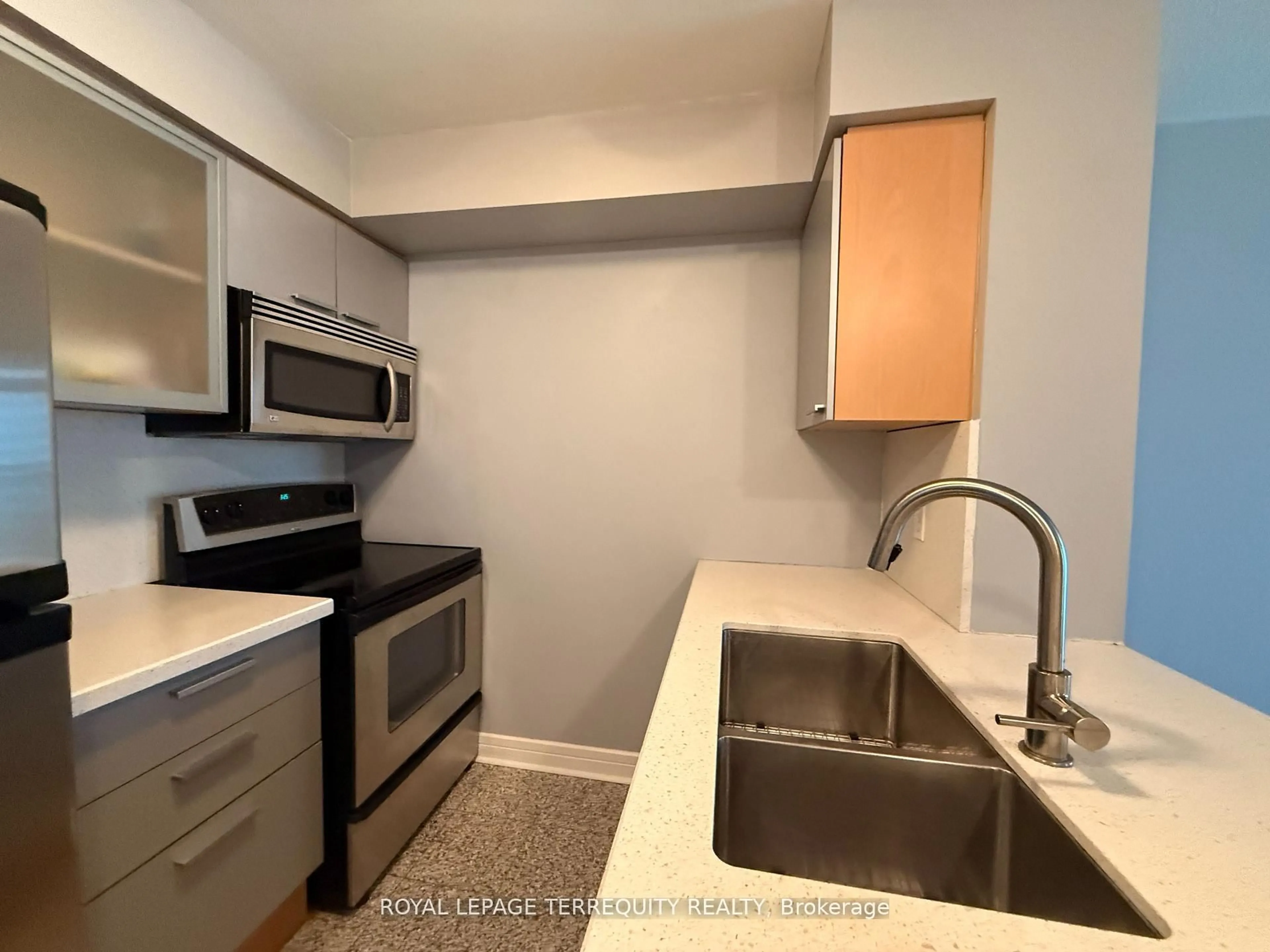 Standard kitchen, unknown for 16 Harrison Garden Blvd #1711, Toronto Ontario M2N 7J6