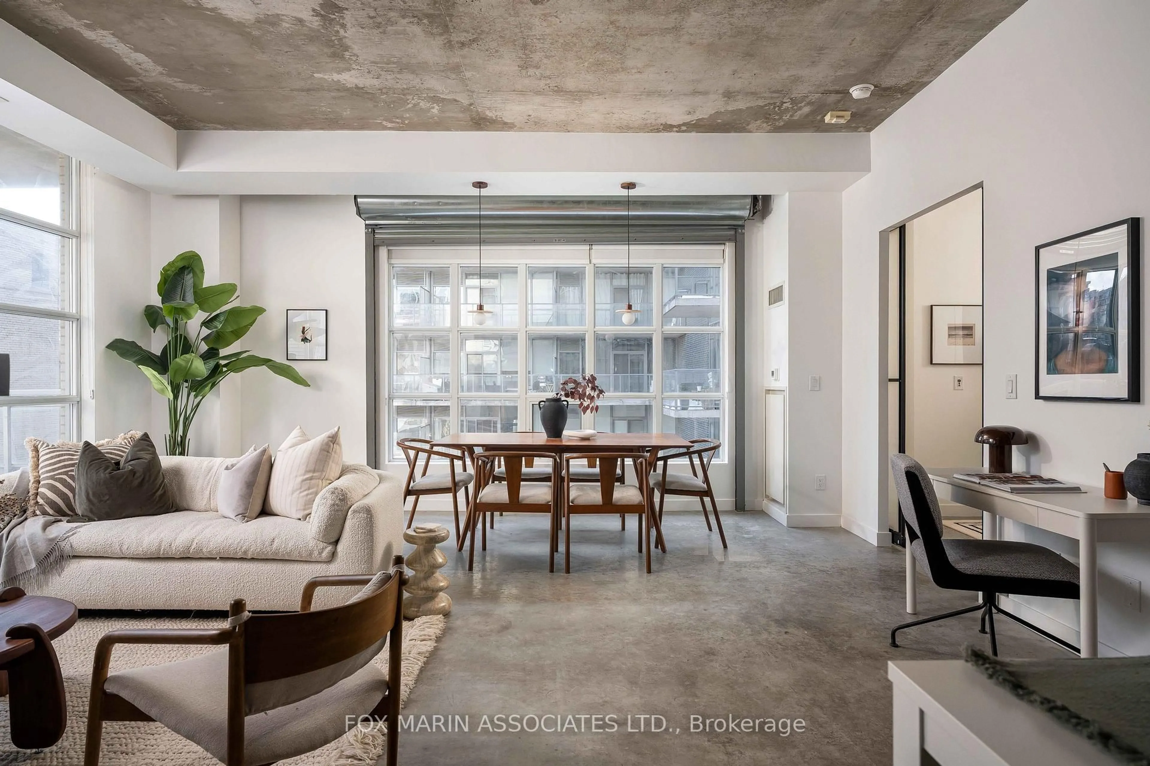 Unknown for 23 Brant St #703, Toronto Ontario M5V 2L5