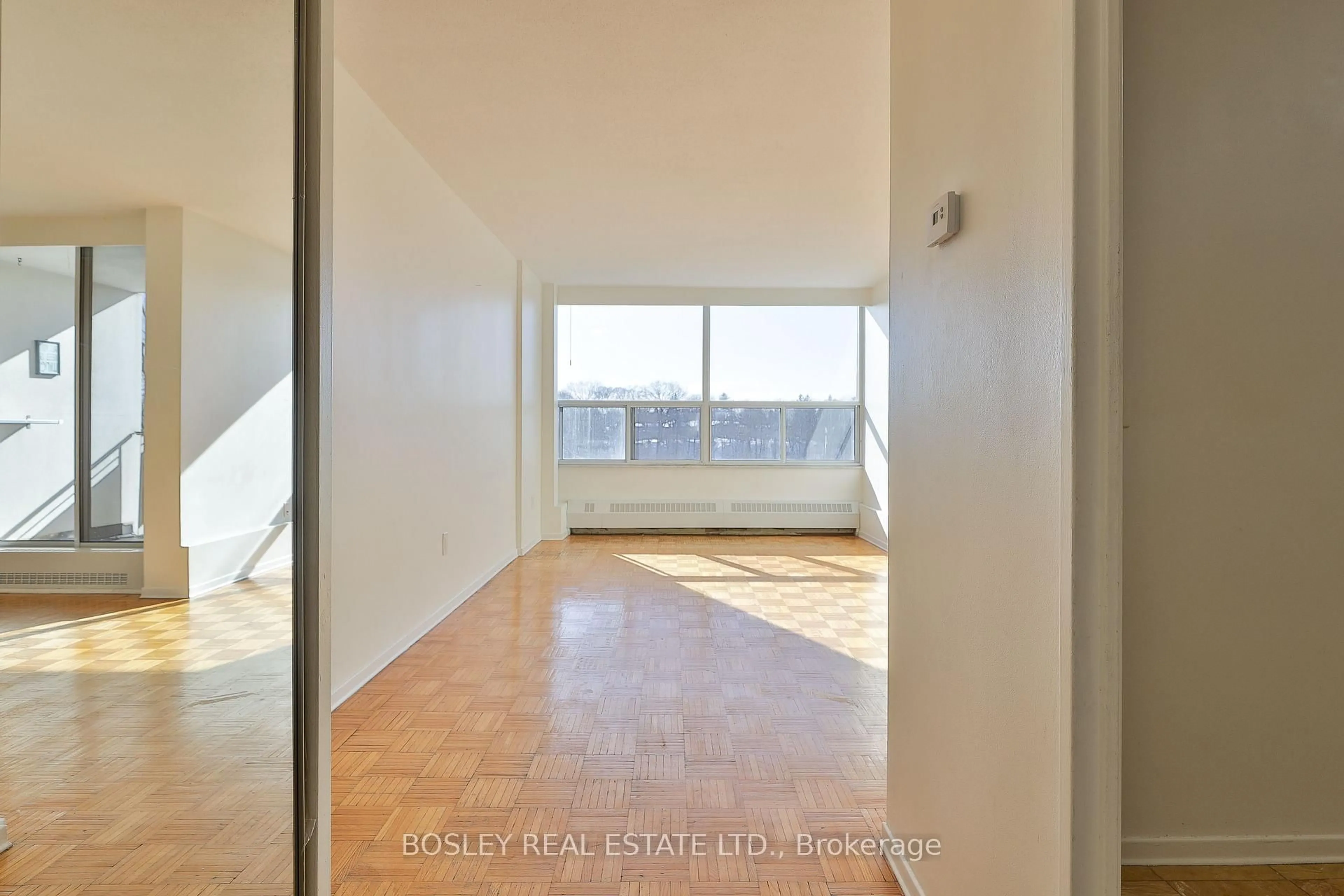 A pic of a room for 60 Pavane Linkway #404, Toronto Ontario M3C 1A1