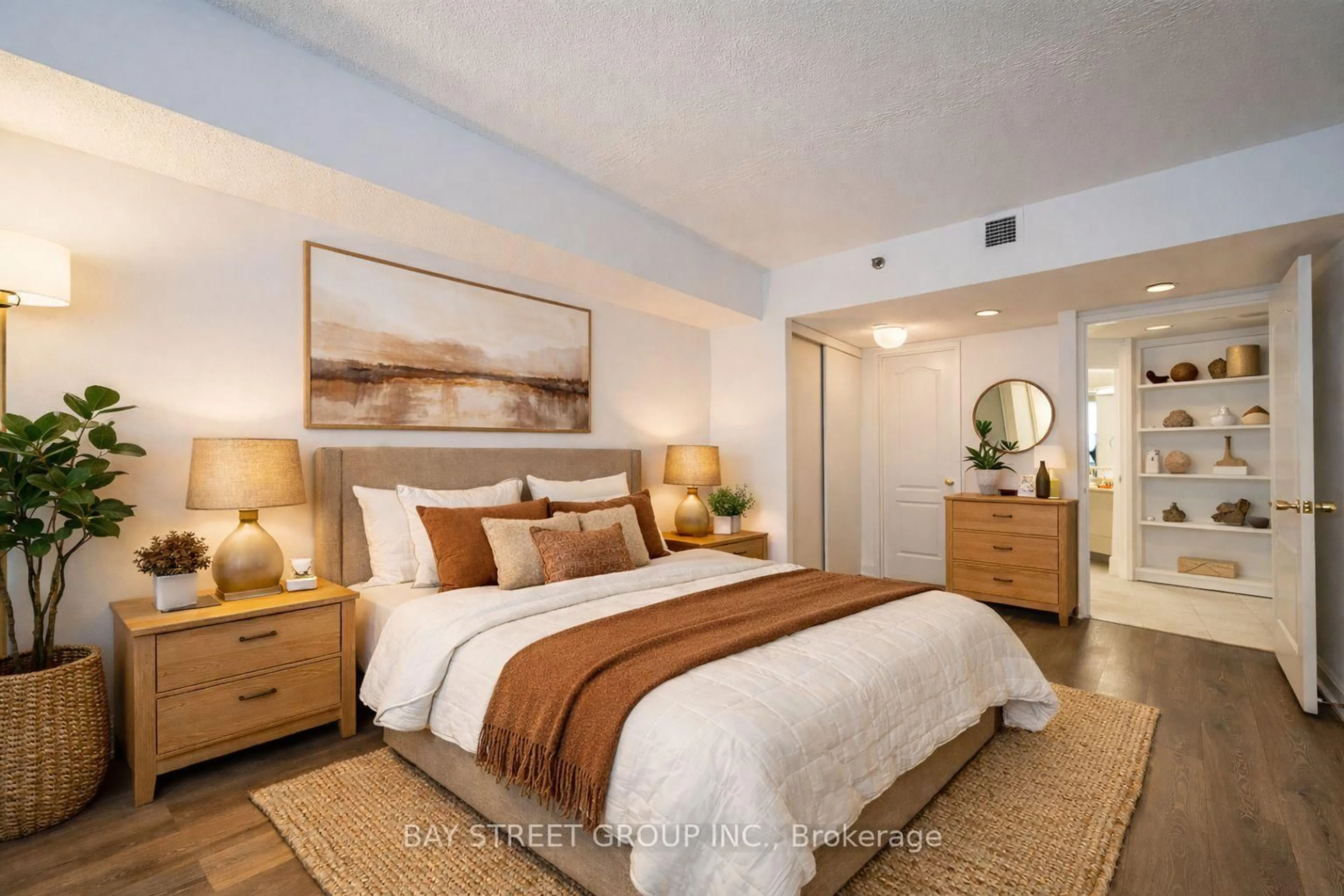 Bedroom with bed, unknown for 38 Elm St #1006, Toronto Ontario M5G 2K5