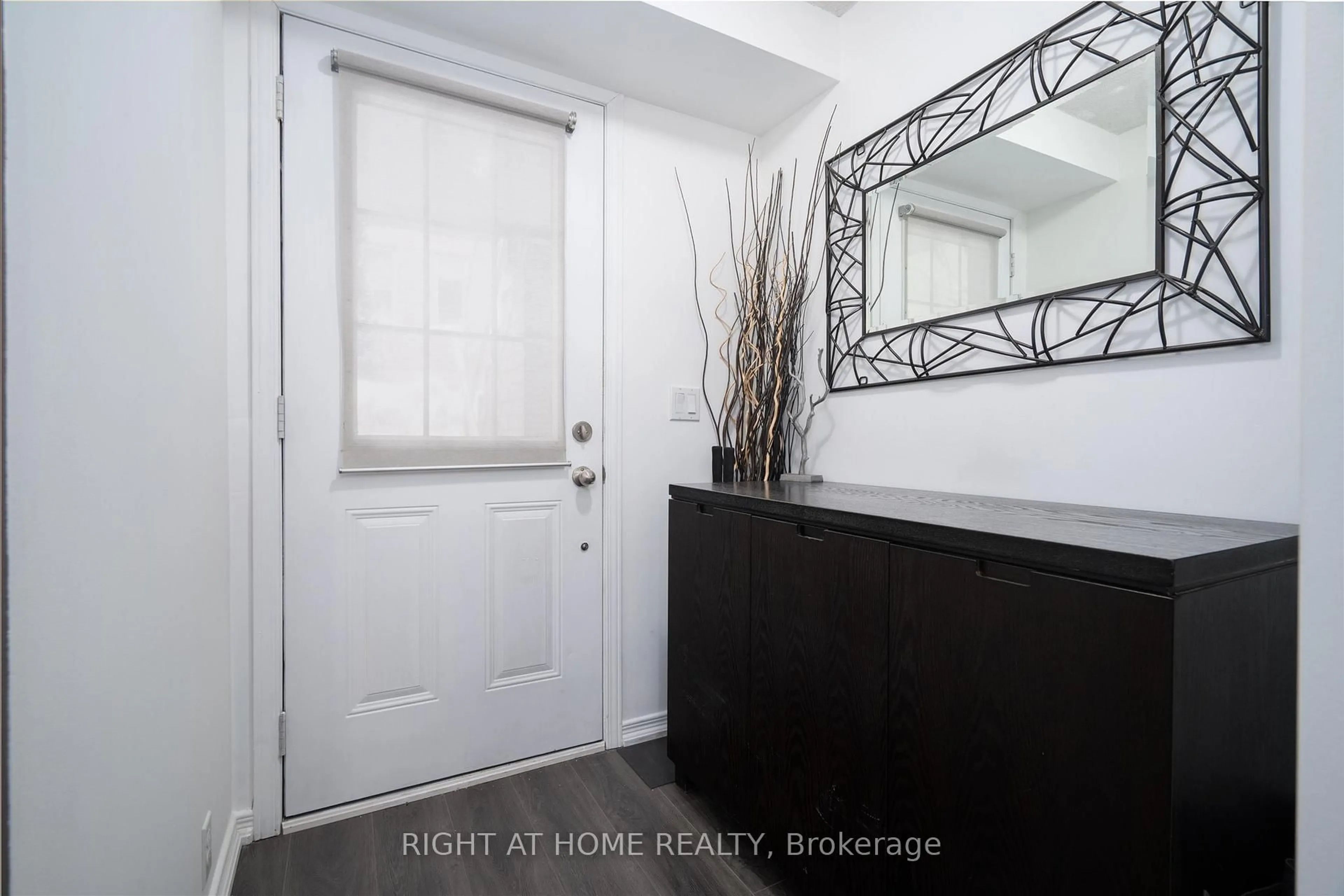 Indoor entryway for 1 Ruttan St #112, Toronto Ontario M6P 0A1