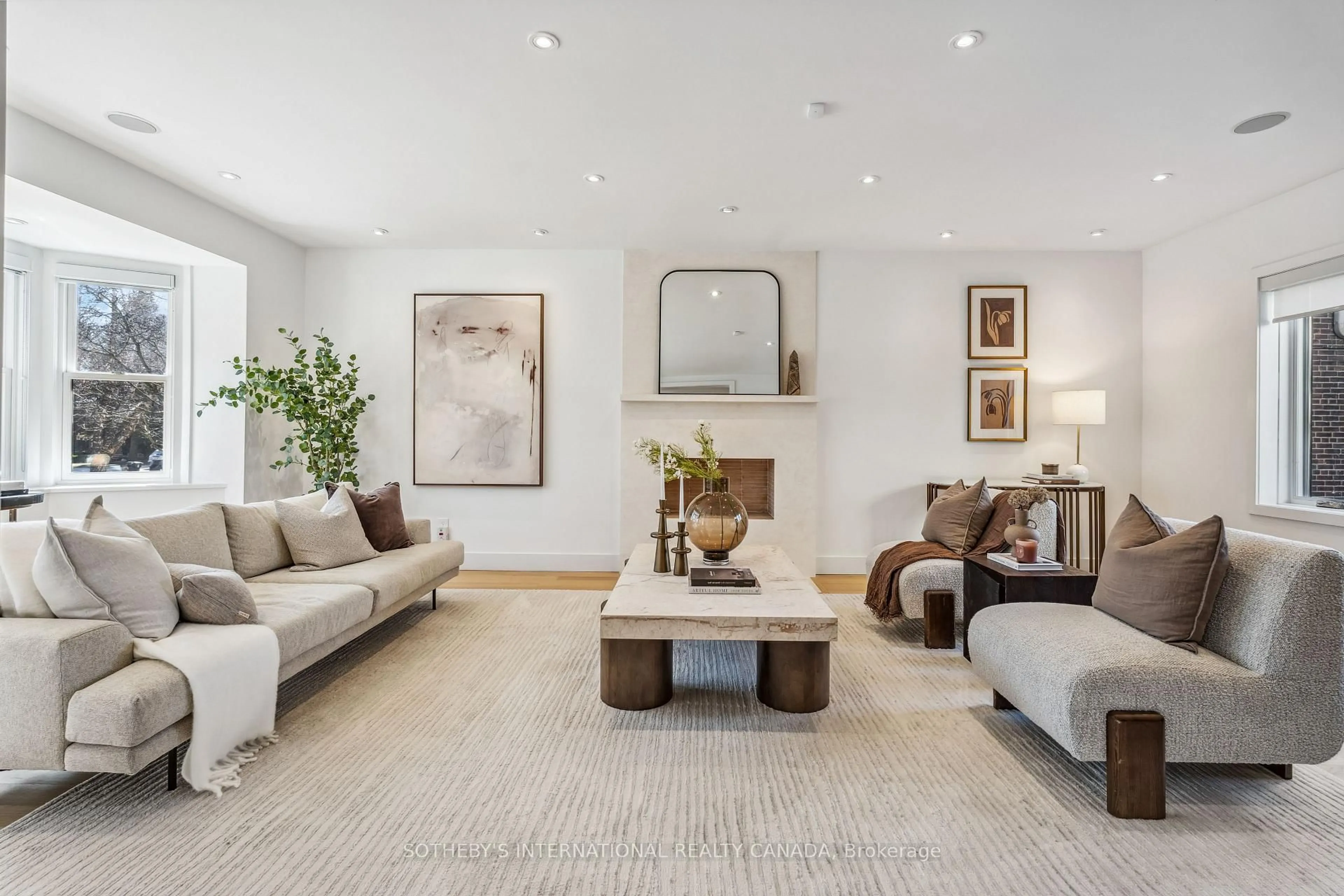 Living room with furniture, unknown for 12 Highland Cres, Toronto Ontario M4W 2S7