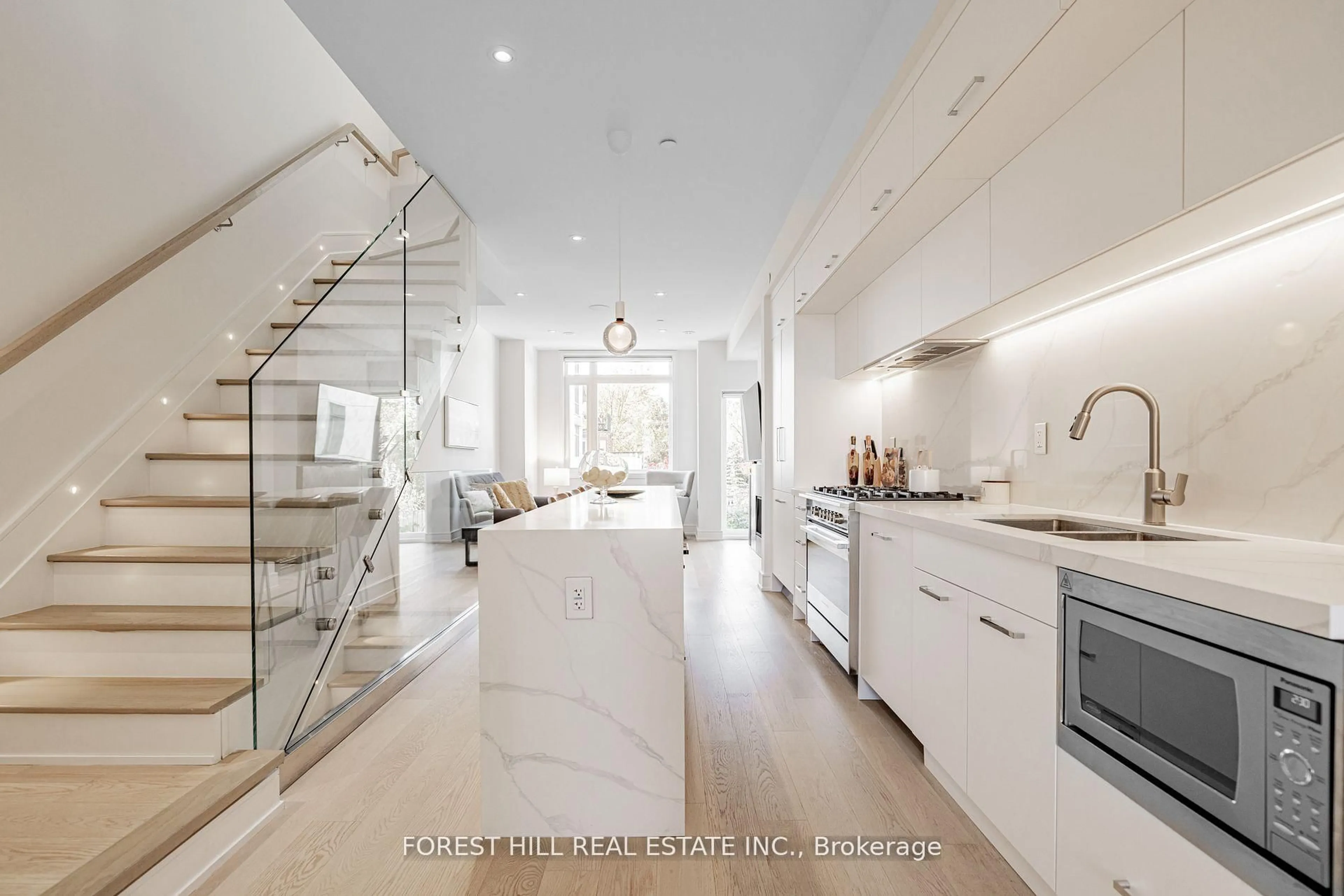 Contemporary kitchen, ceramic/tile floor for 7 Flax Field Lane, Toronto Ontario M2N 0L5