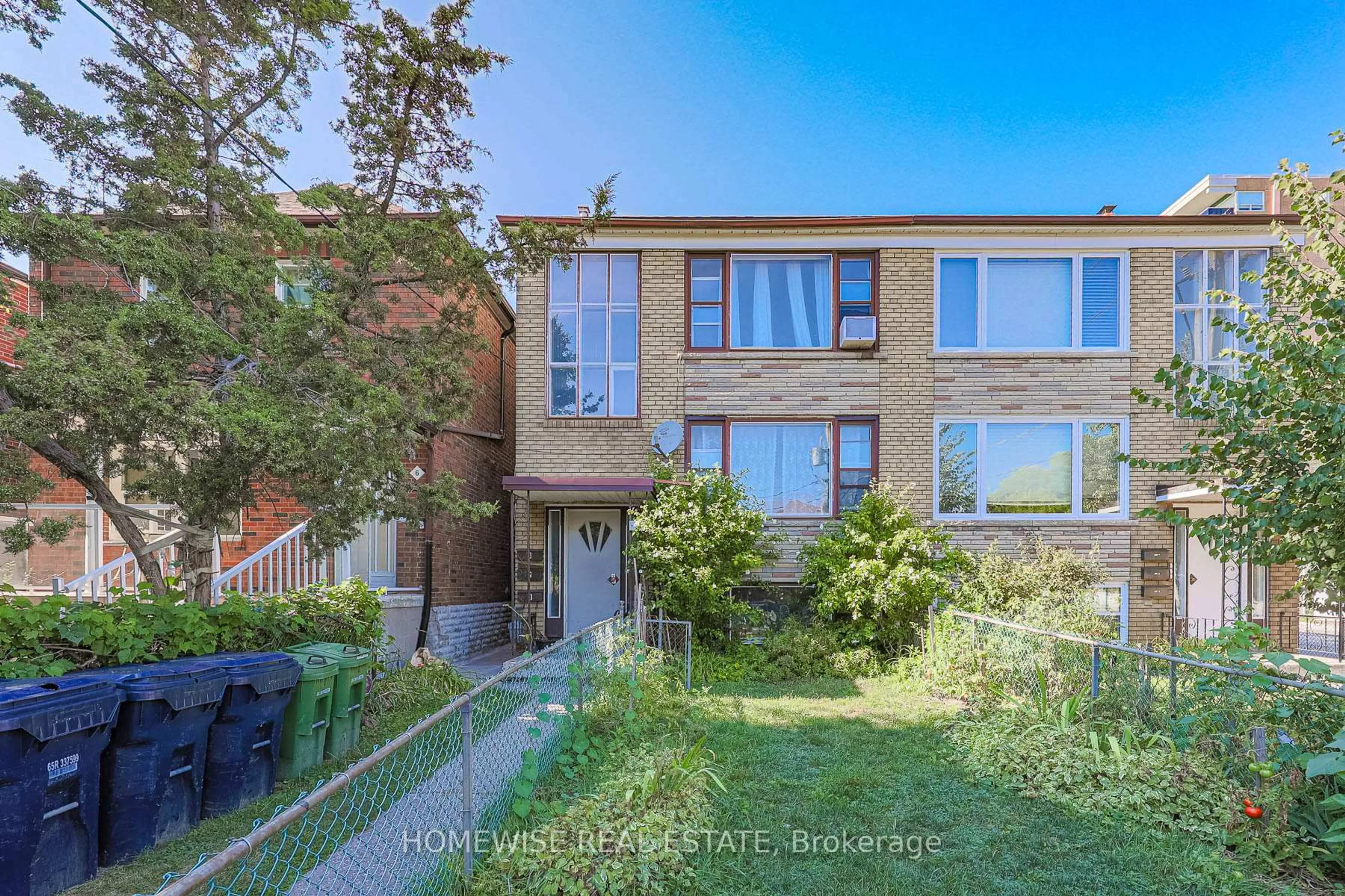 A pic from outside/outdoor area/front of a property/back of a property/a pic from drone, street for 4 Lanark Ave, Toronto Ontario M6C 2B3