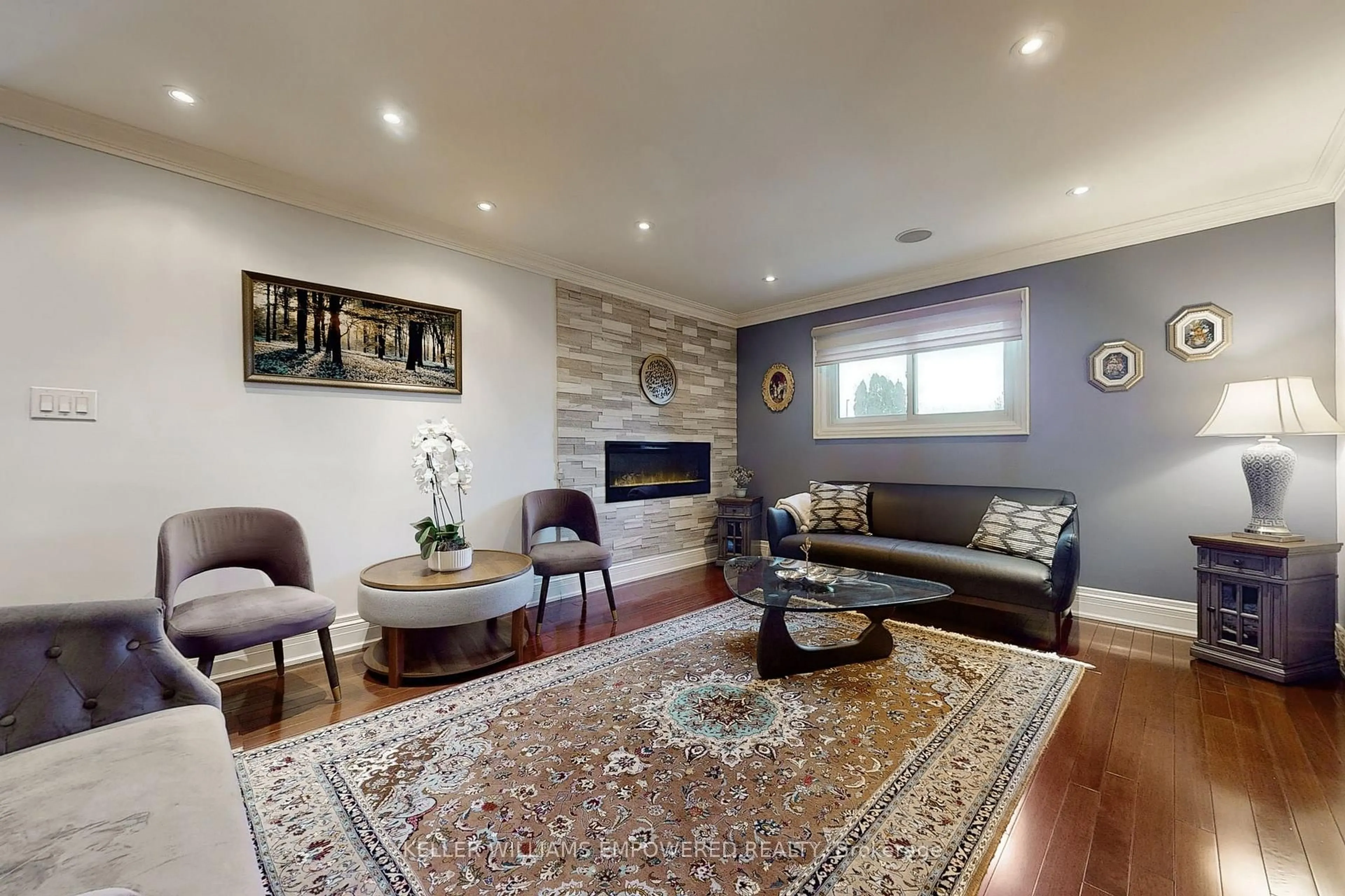 Living room with furniture, unknown for 239 Pineway Blvd Blvd, Toronto Ontario M2H 1B5