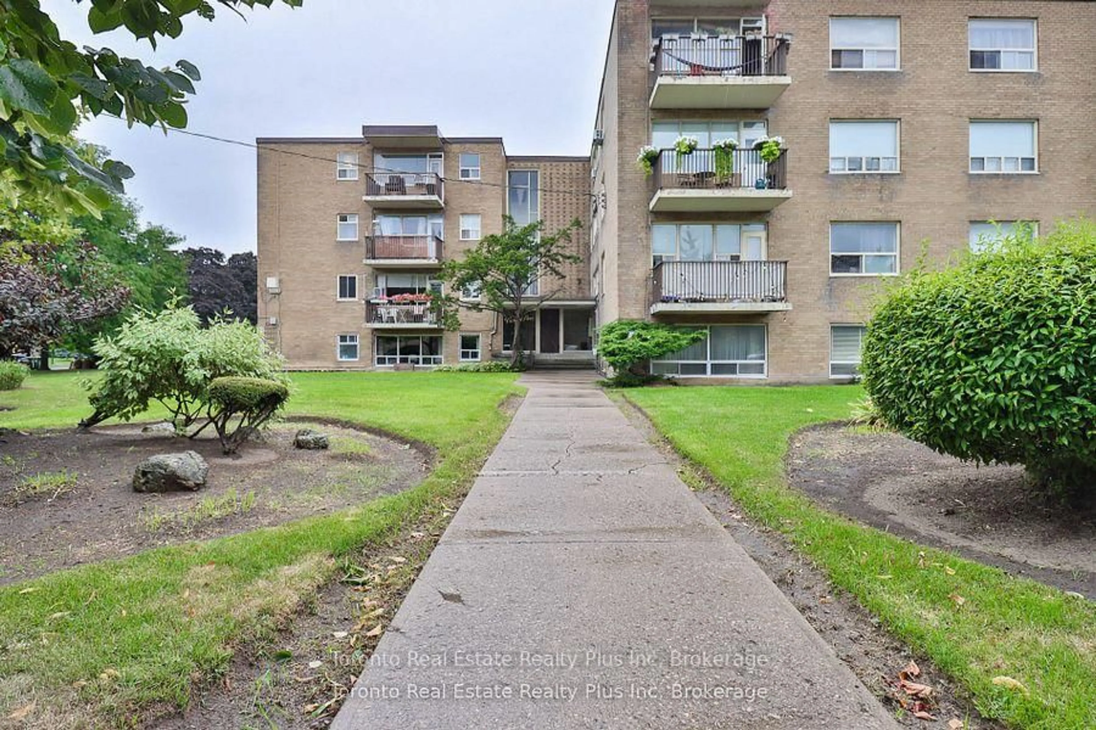 Patio, street for 55 Neptune Dr #303, Toronto Ontario M6A 1X2