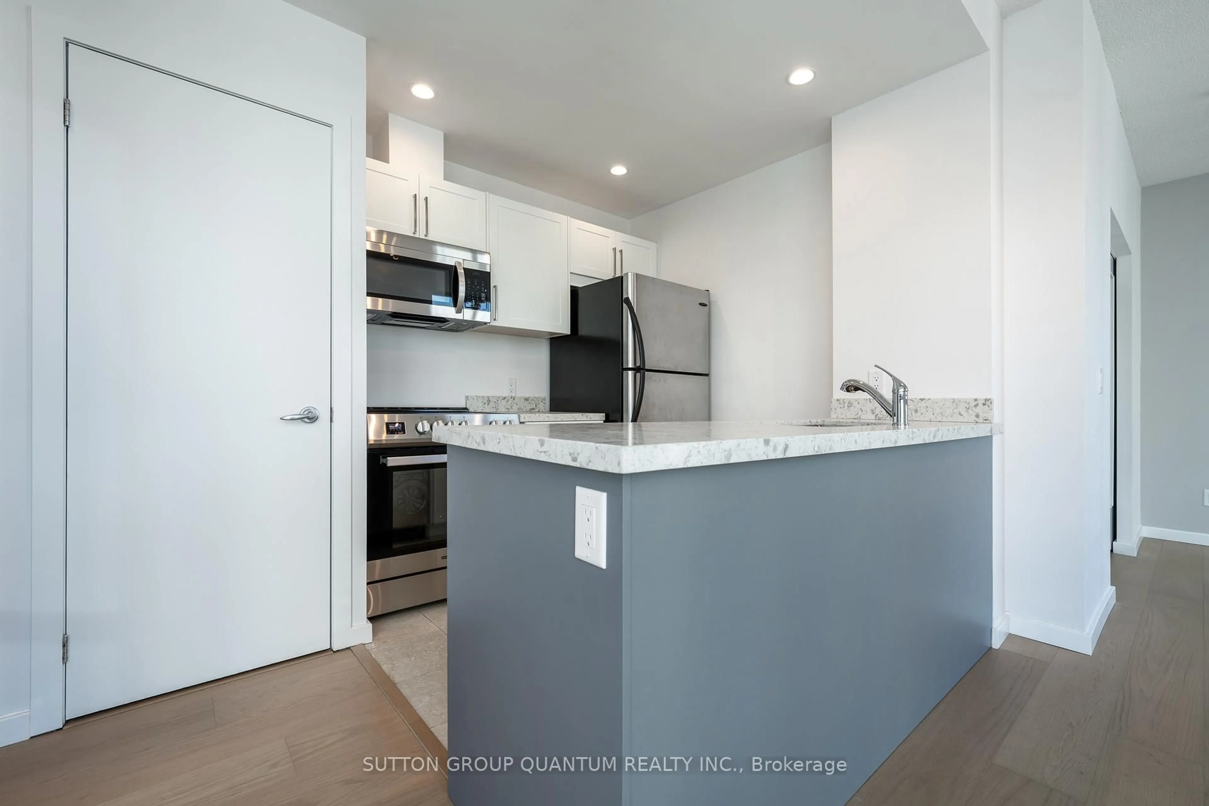 Standard kitchen, unknown for 208 Queens Quay #3512, Toronto Ontario M5J 2Y5