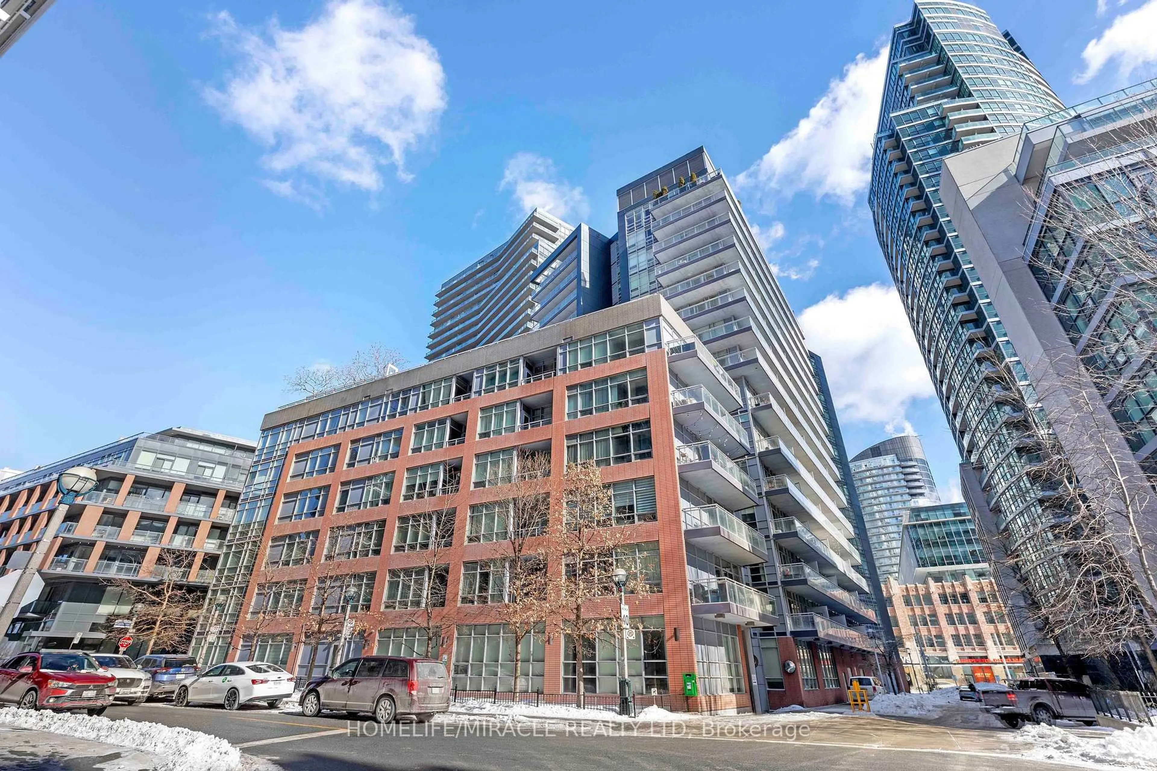 Patio, unknown for 15 Bruyeres Mews #806, Toronto Ontario M5V 0A7