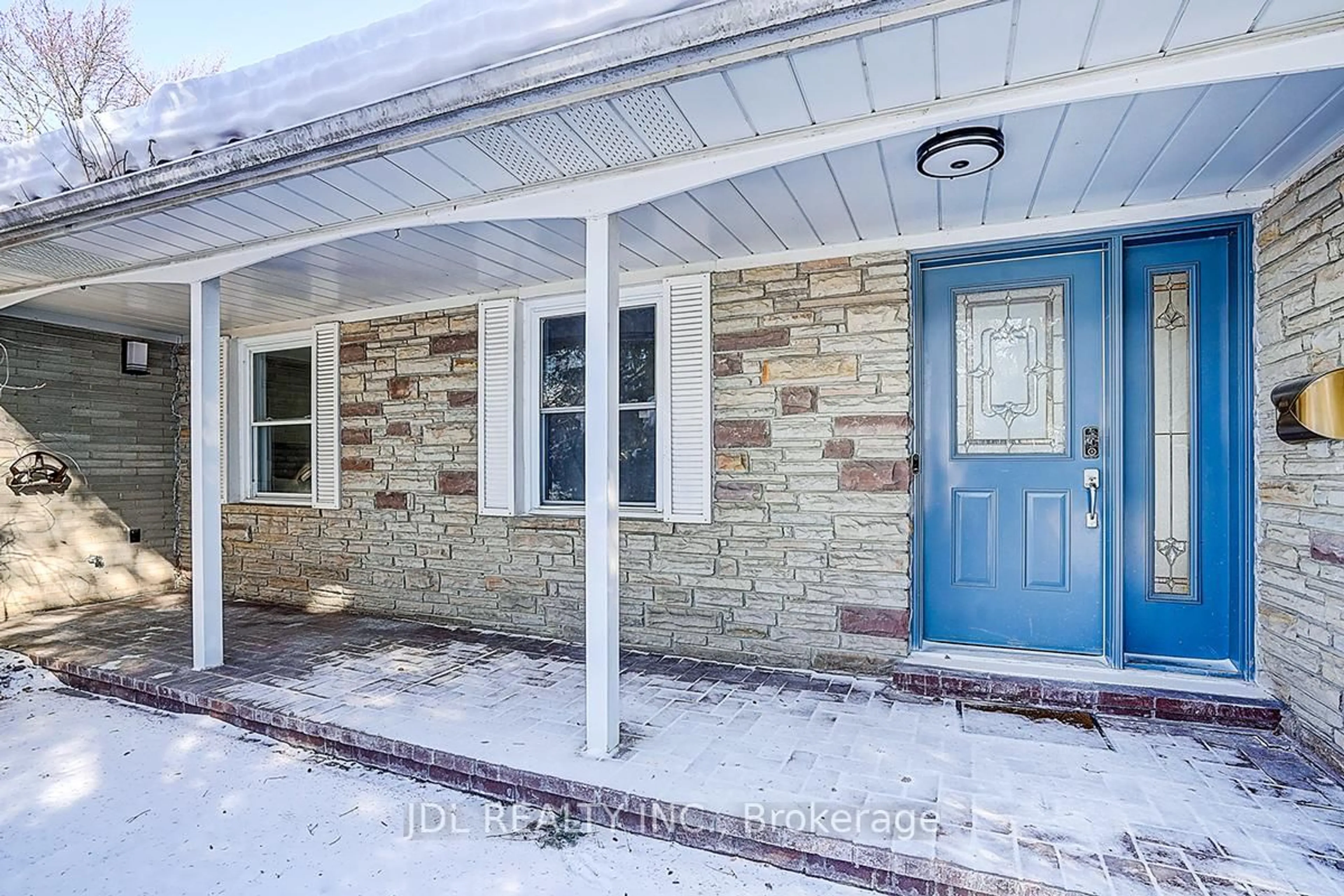 Unknown for 15 Crossburn Dr, Toronto Ontario M3B 2Z3