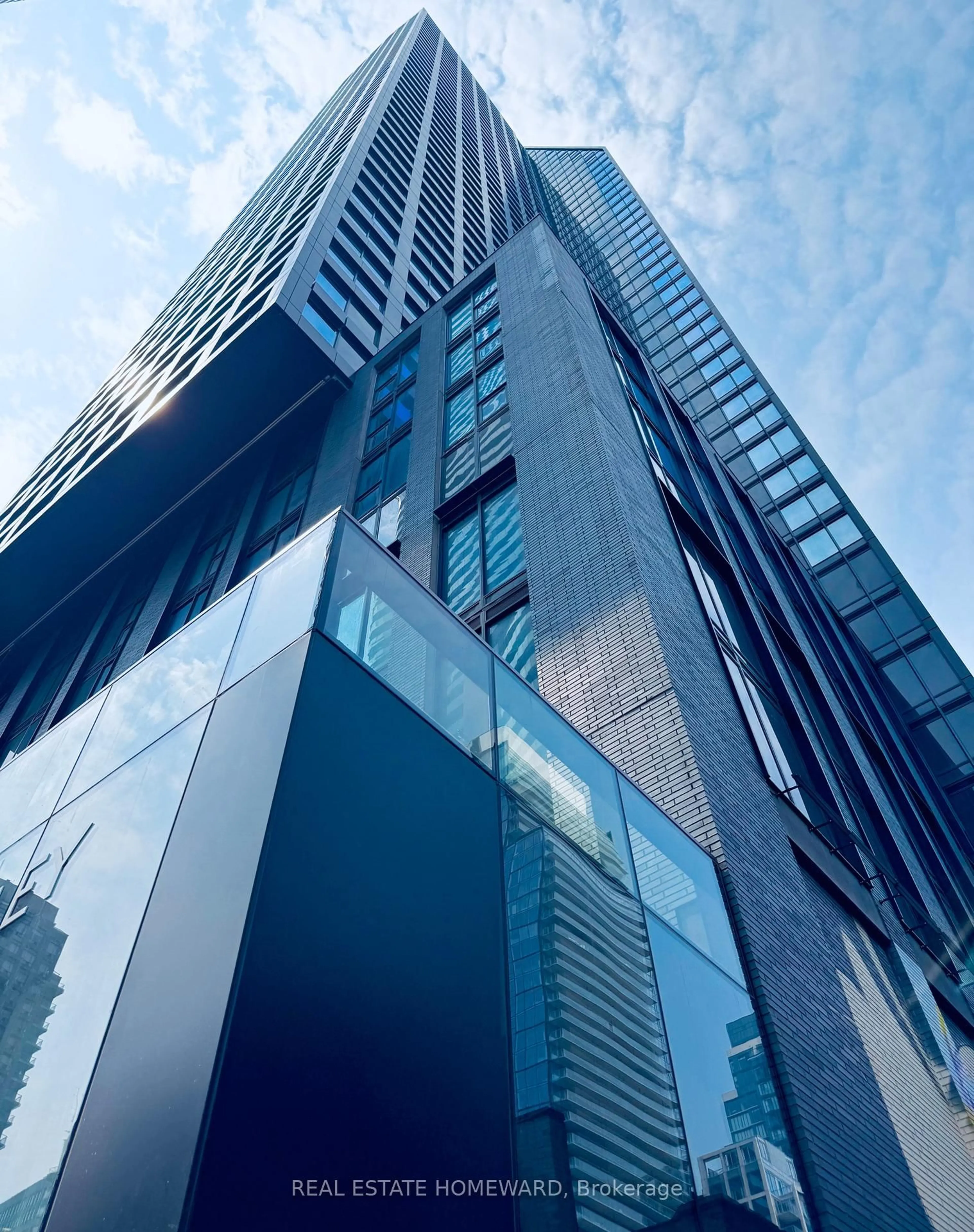 Indoor foyer for 8 Wellesley St #4505, Toronto Ontario M4Y 0J5