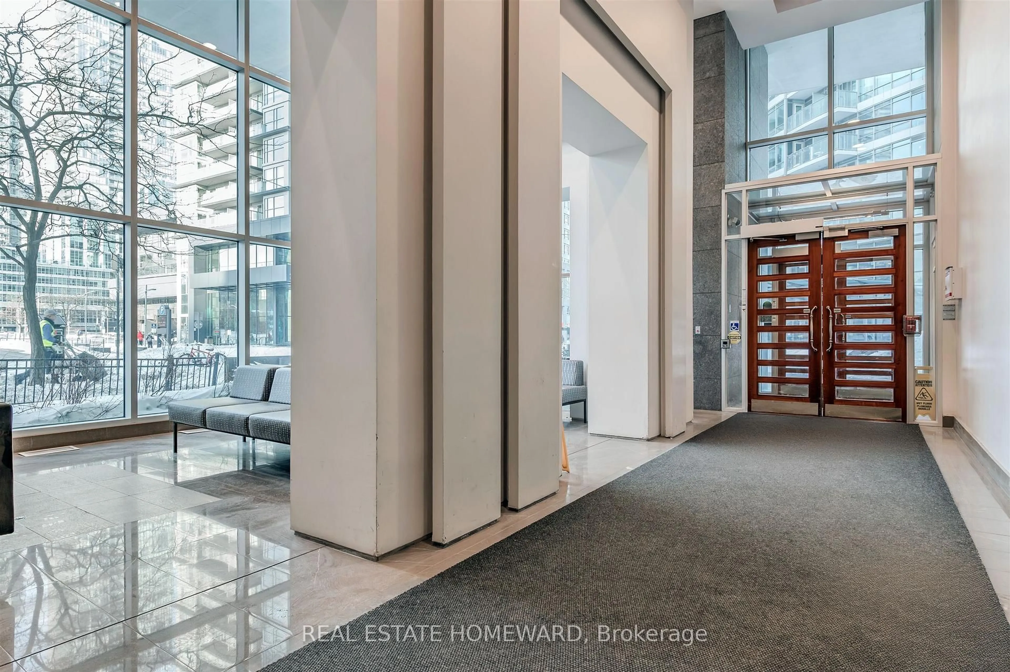 Indoor foyer for 397 Front St #803, Toronto Ontario M5V 3S1