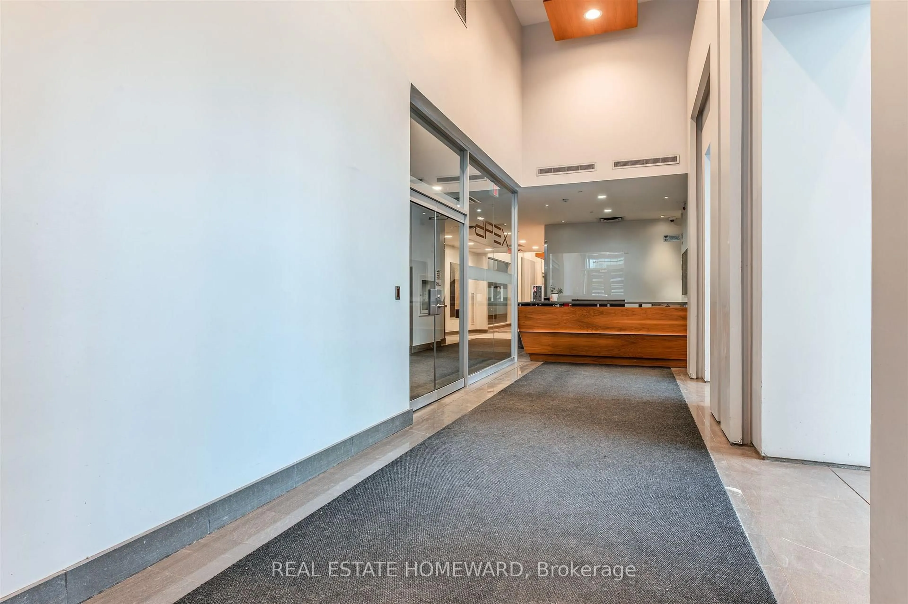 Indoor foyer for 397 Front St #803, Toronto Ontario M5V 3S1