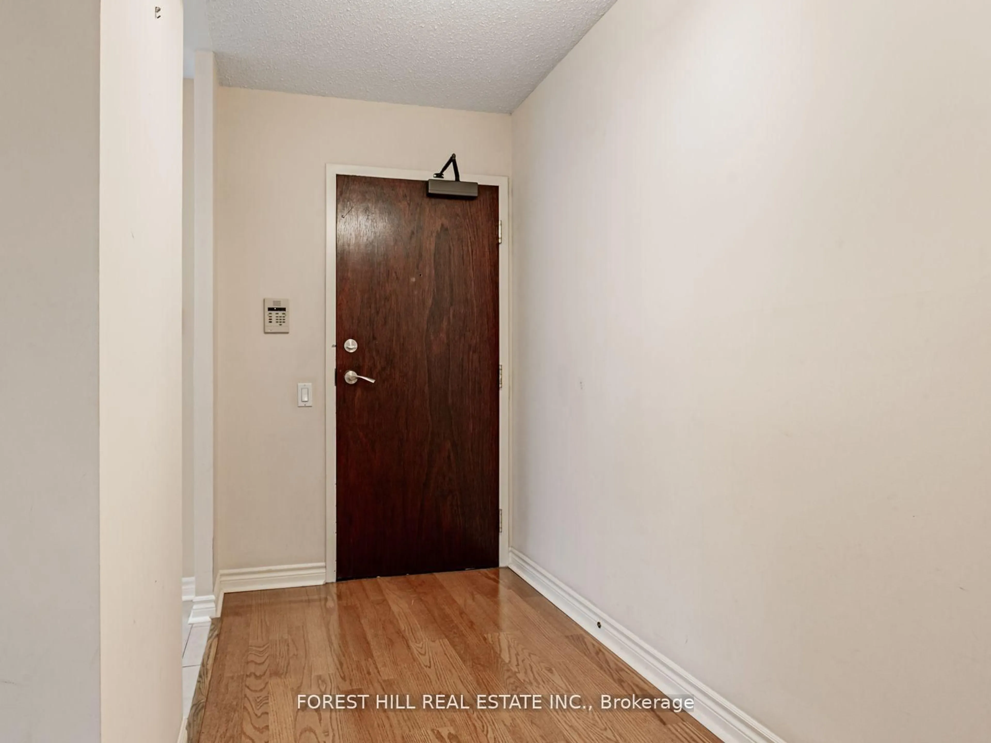 Indoor entryway for 8 Covington Rd #310, Toronto Ontario M6A 3E5