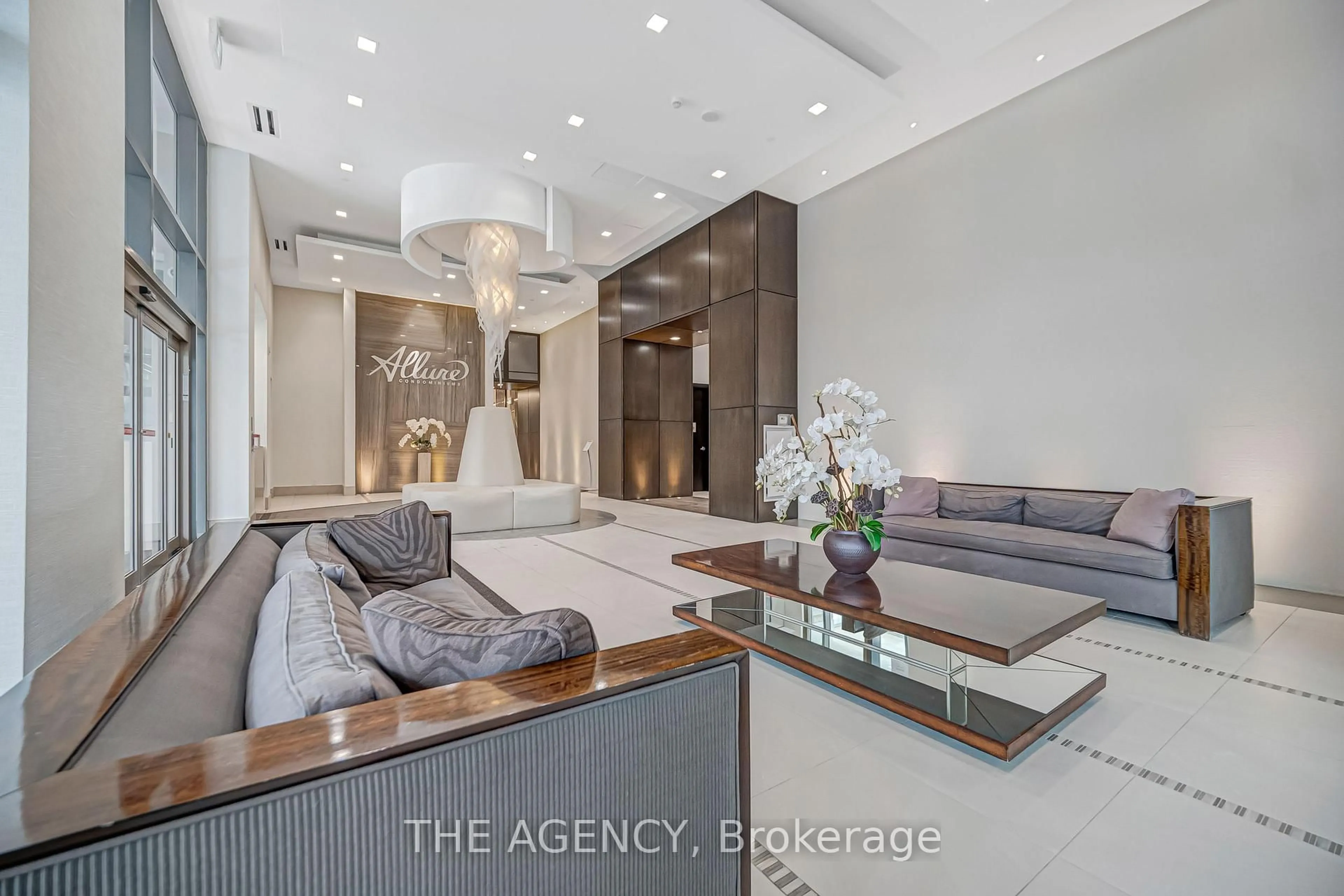 Unknown for 23 Glebe Rd #315, Toronto Ontario M5P 0A1