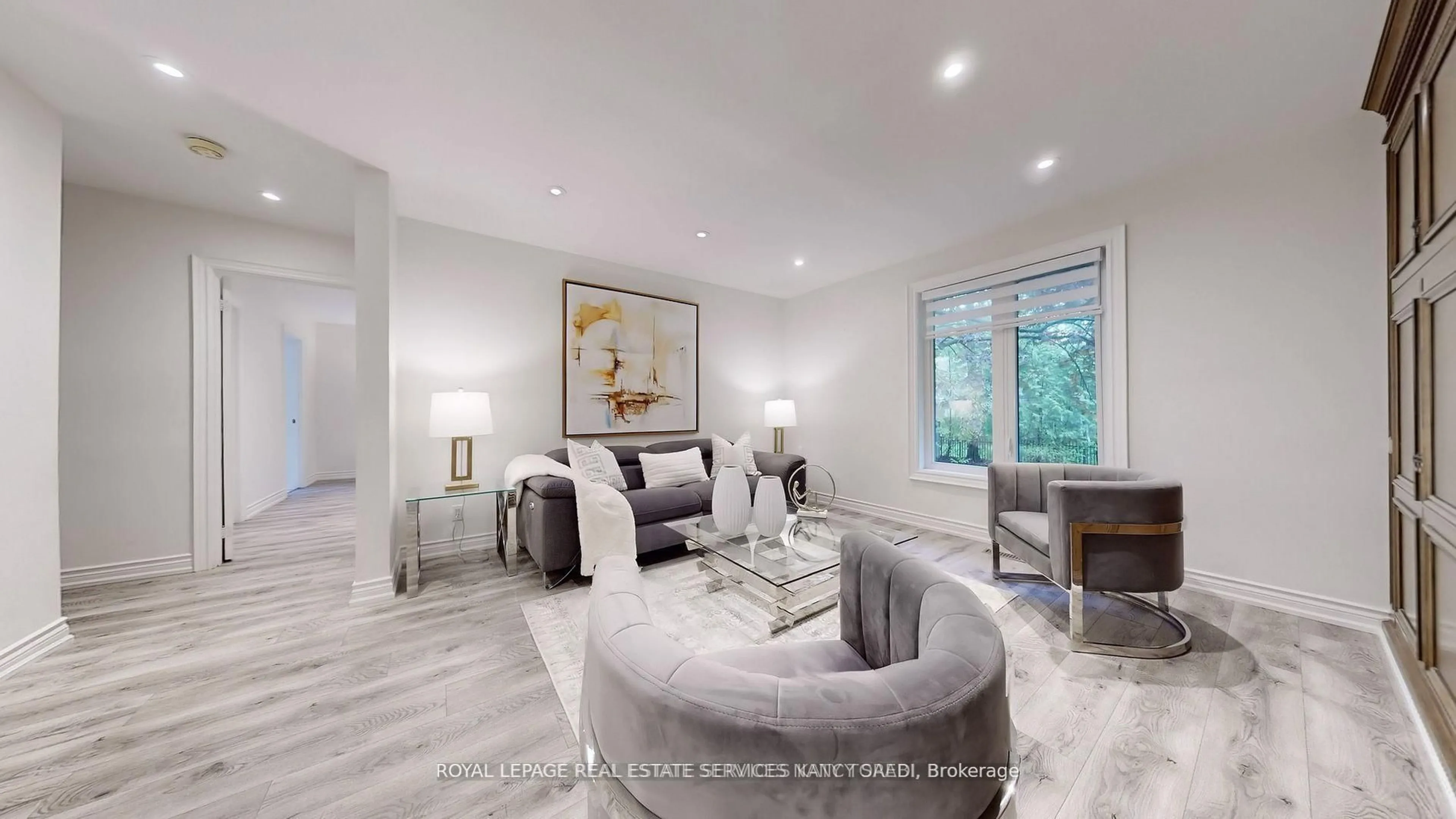 Living room with furniture, unknown for 15 Farrington Dr, Toronto Ontario M2L 2B4