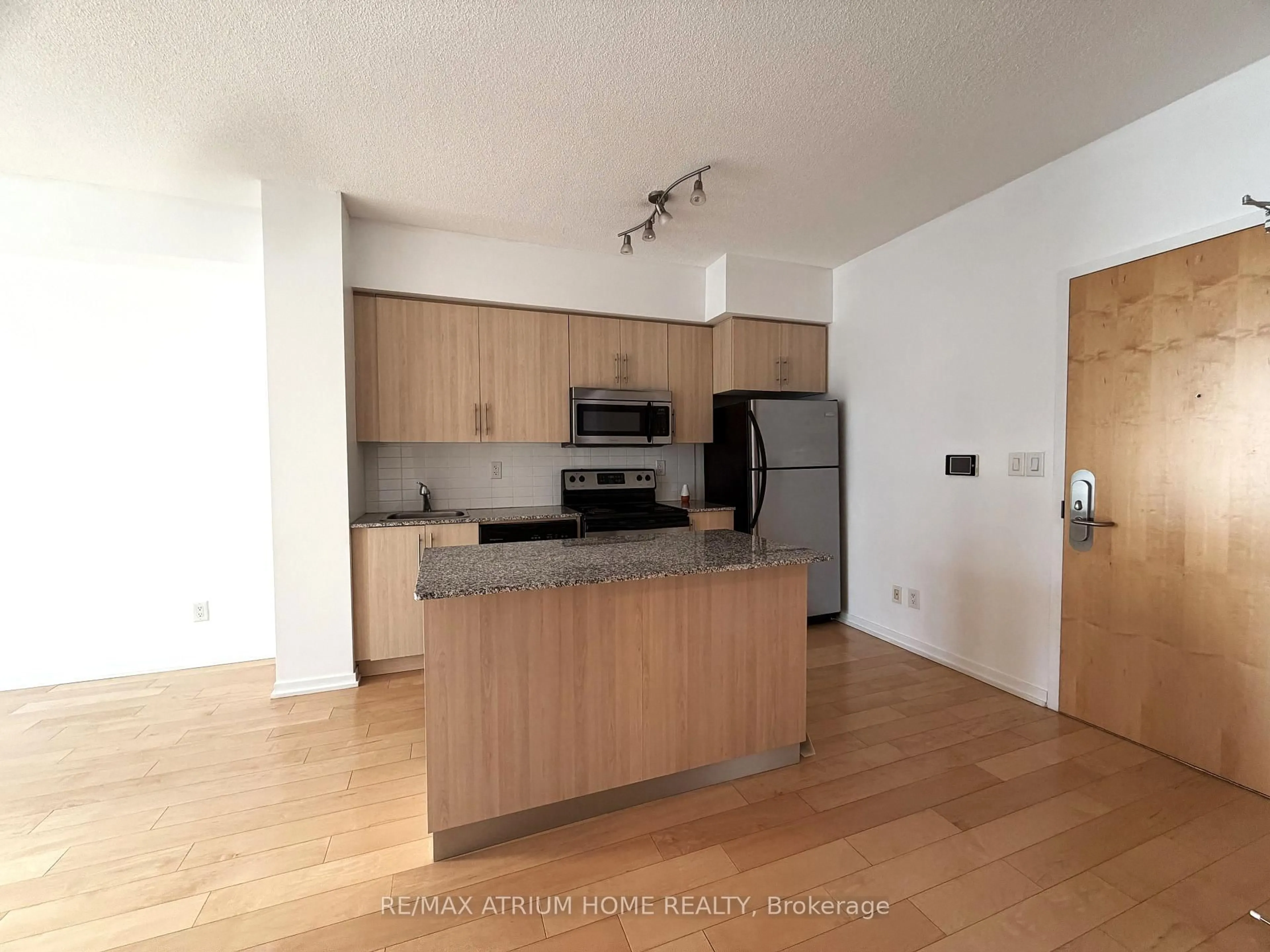 Open concept kitchen, unknown for 55 Bremner Blvd #2608, Toronto Ontario M5J 0A6