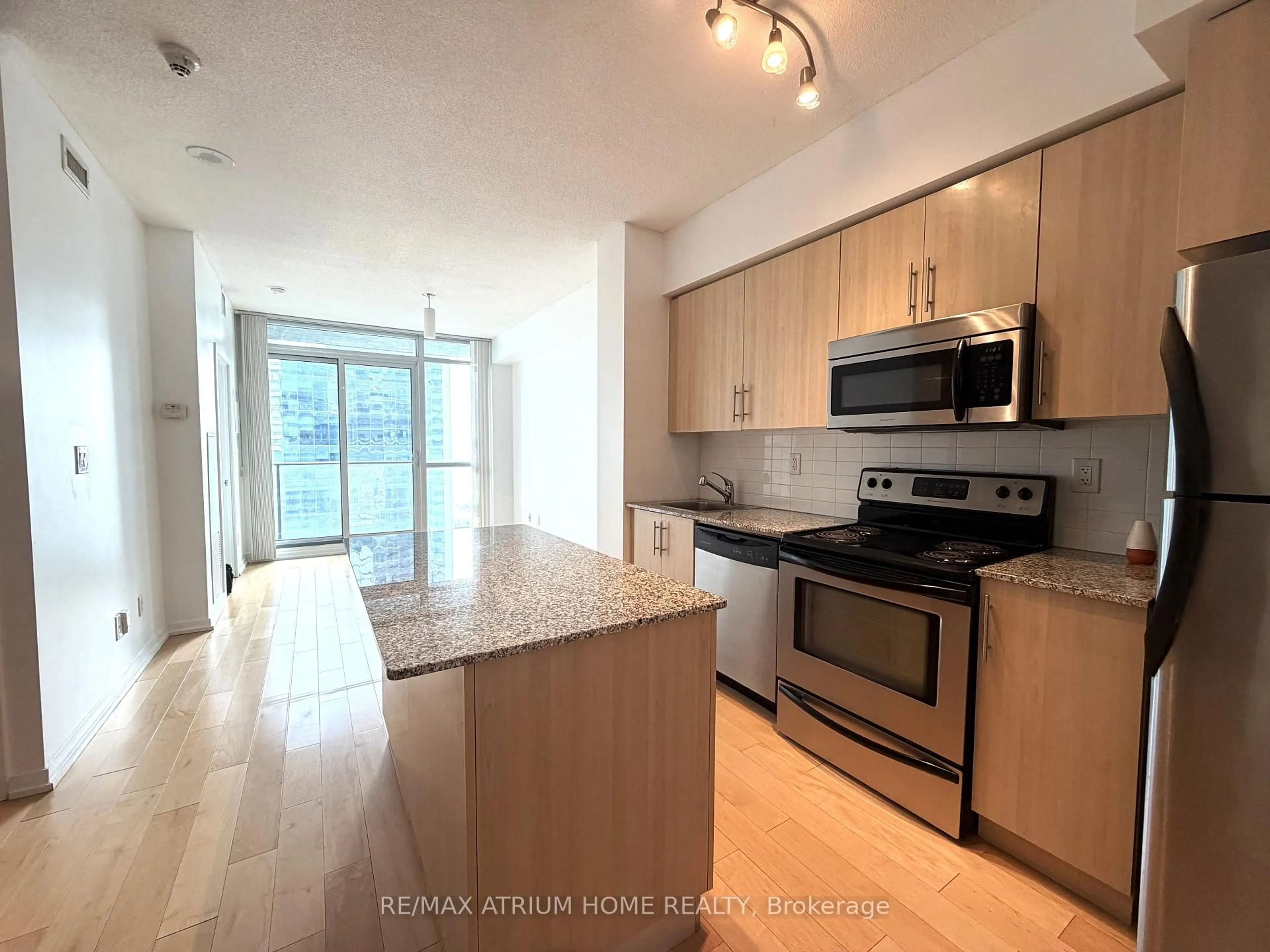 Open concept kitchen, unknown for 55 Bremner Blvd #2608, Toronto Ontario M5J 0A6