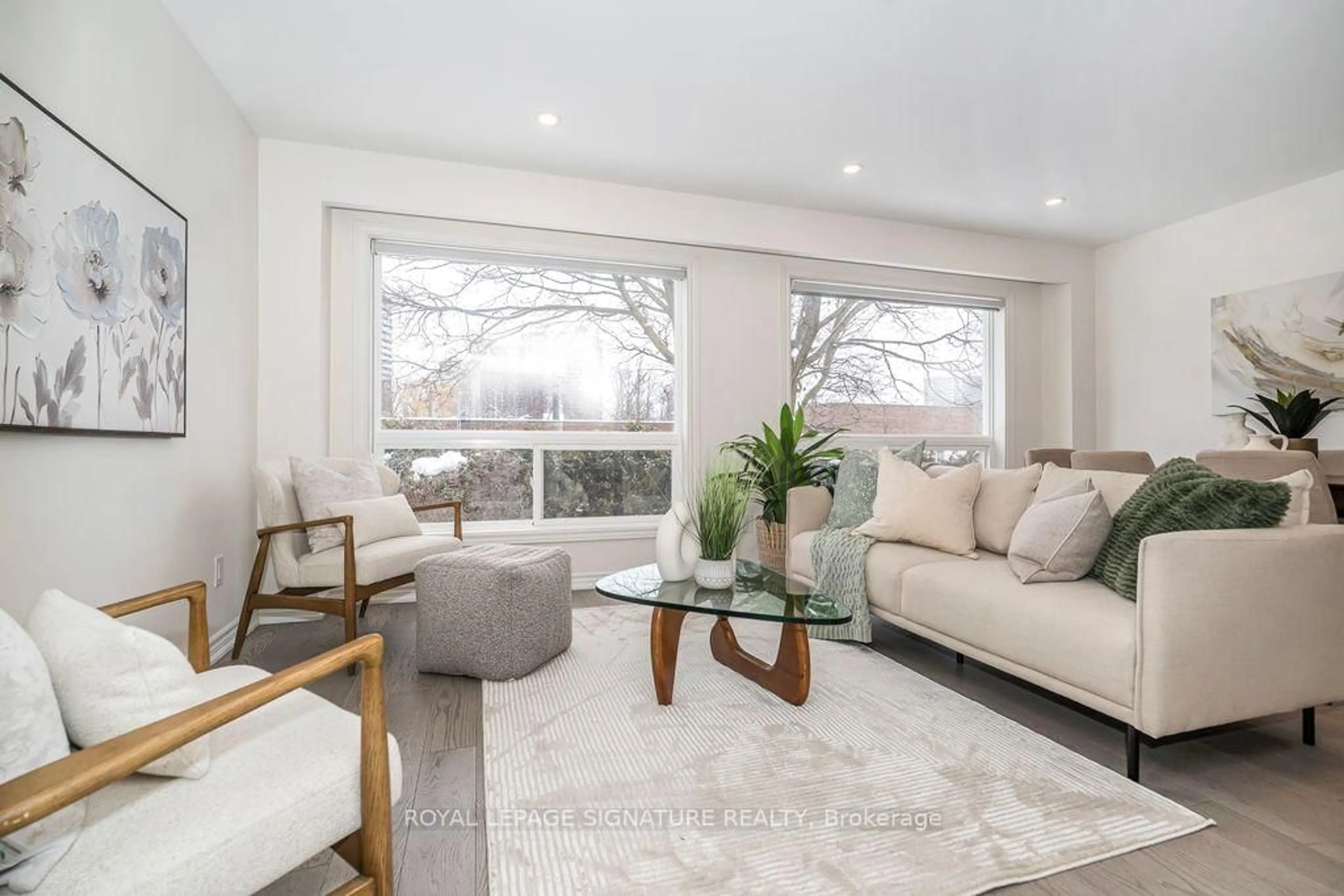 Living room with furniture, unknown for 16 Corvus Starway, Toronto Ontario M2J 1P2