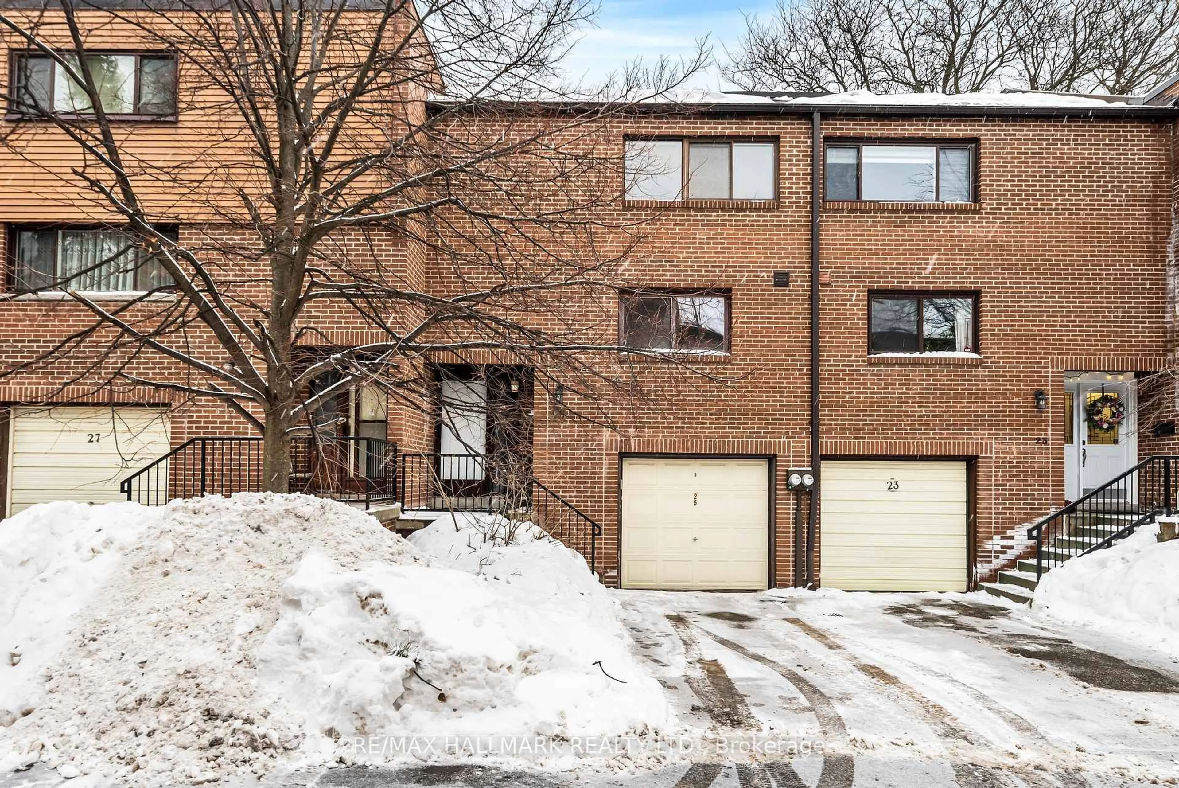 Home with brick exterior material, street for 25 Song Meadoway, Toronto Ontario M2H 2T8