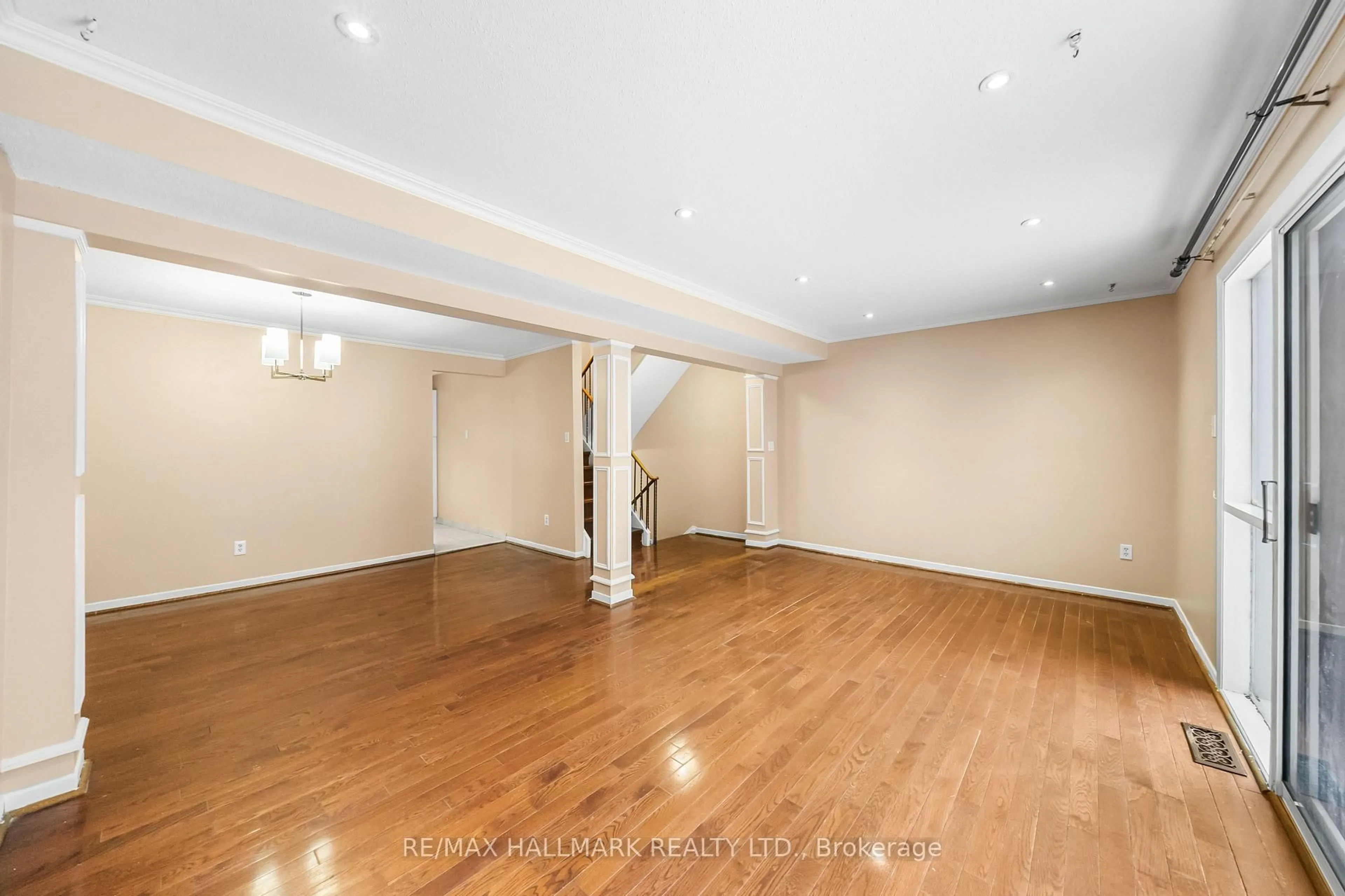 Unknown for 25 Song Meadoway, Toronto Ontario M2H 2T8