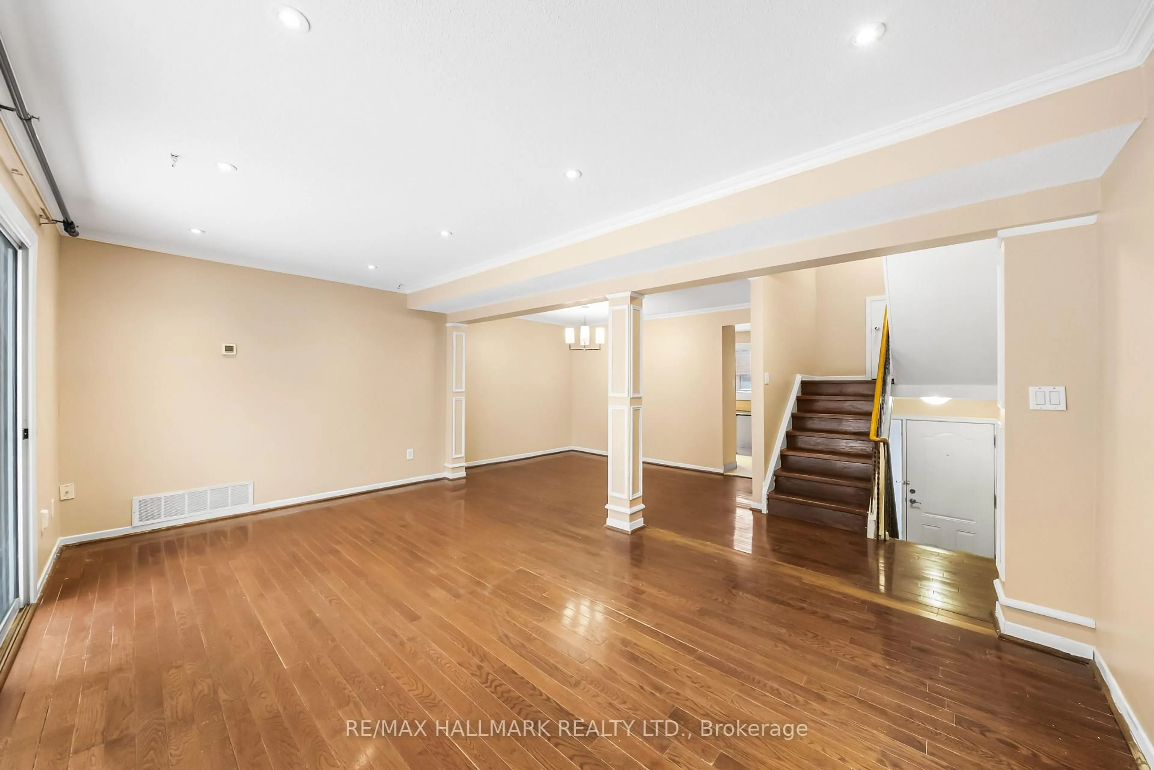 Unknown for 25 Song Meadoway, Toronto Ontario M2H 2T8