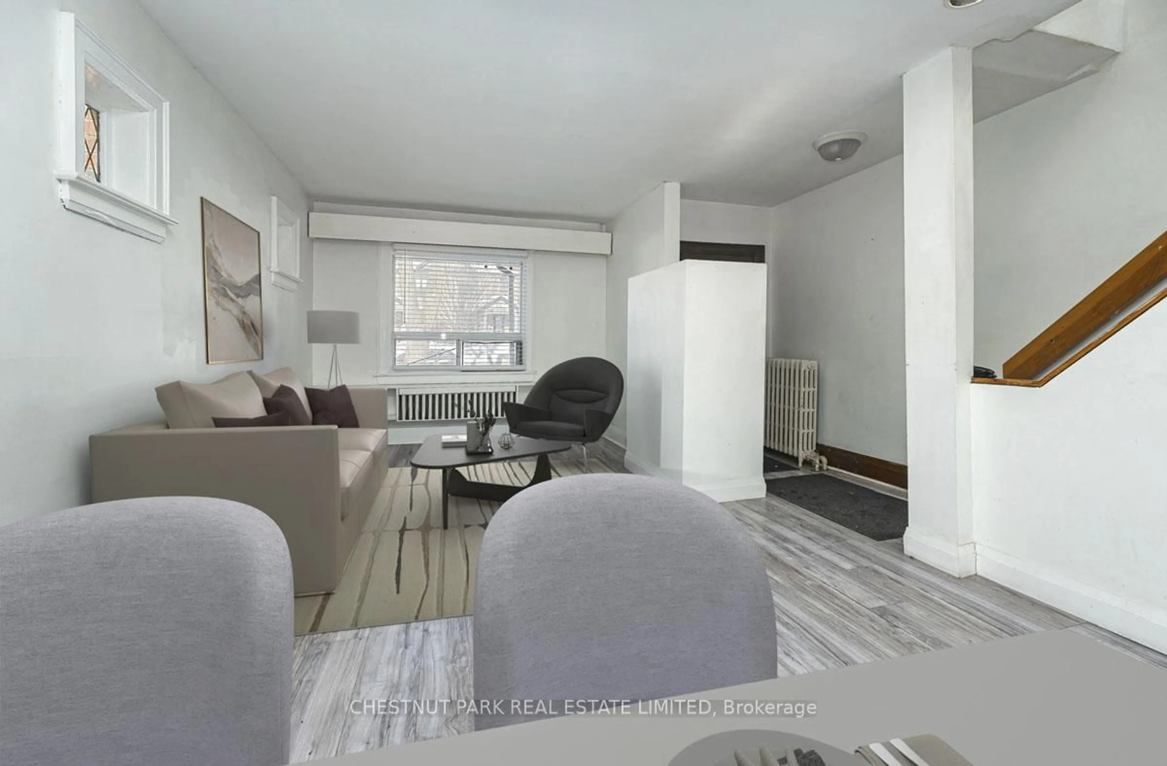 Living room with furniture, unknown for 265 Broadway Ave, Toronto Ontario M4P 1W1